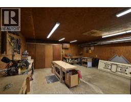 Kitchen/Dining room - 10517 Longwoods Road, Chatham Township, ON N7M5J7 Photo 13