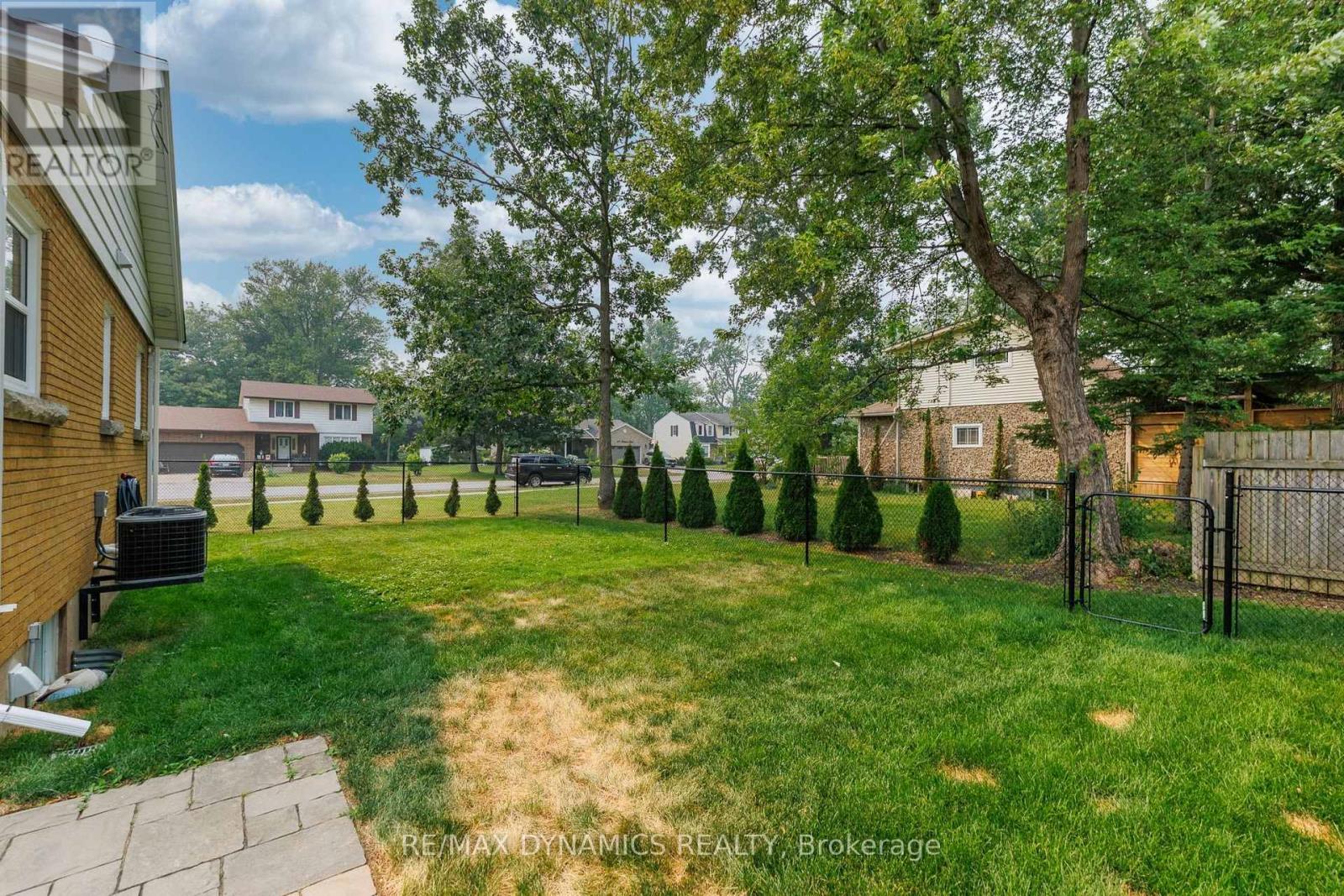 586 LAKESIDE ROAD - 11