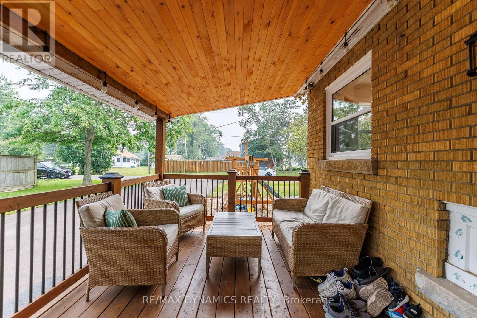 586 LAKESIDE ROAD - 16