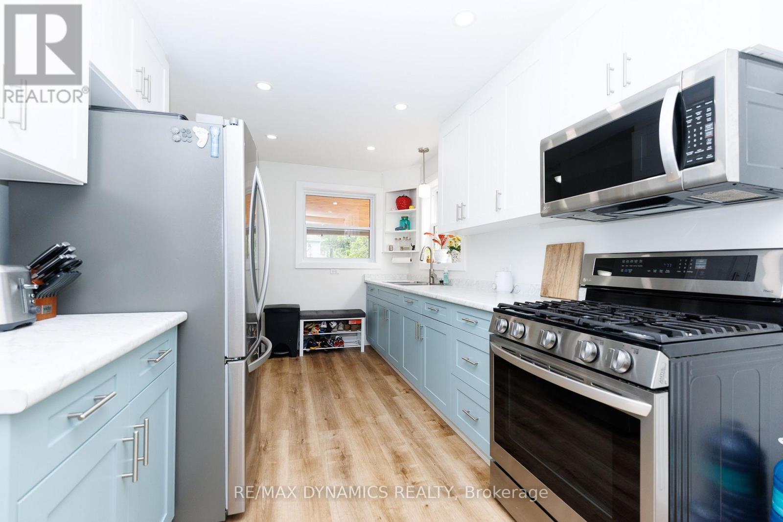 586 LAKESIDE ROAD - 20
