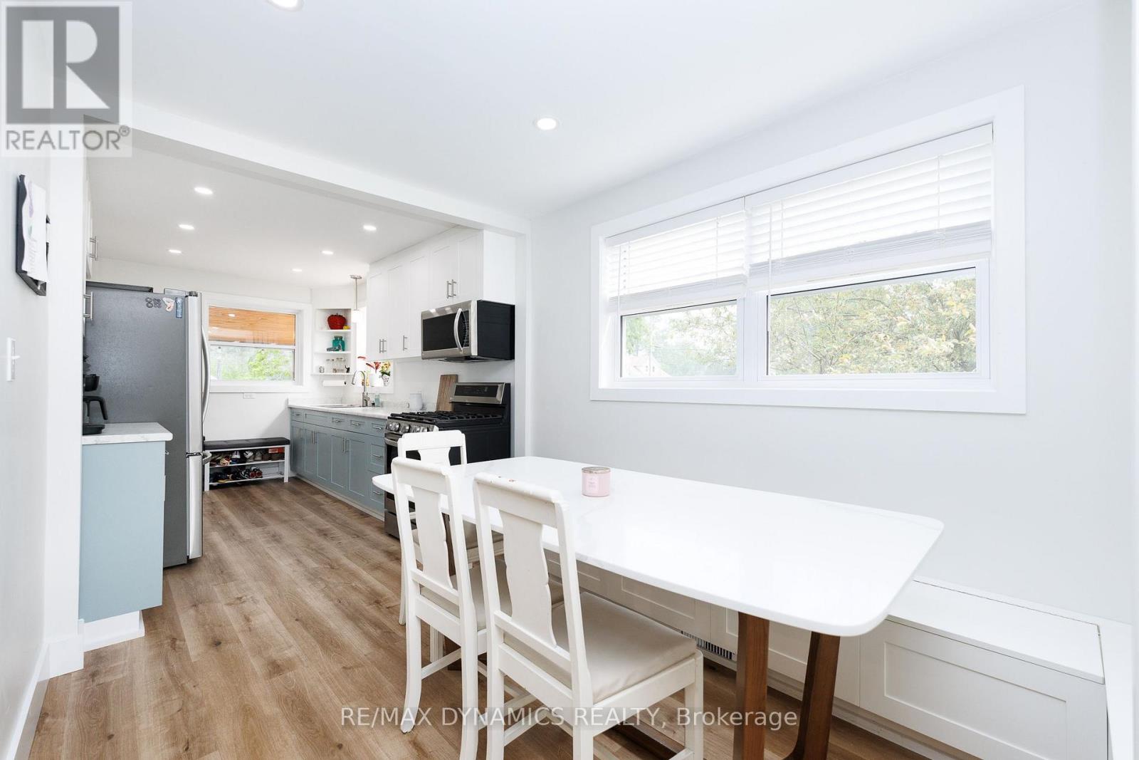 586 LAKESIDE ROAD - 21