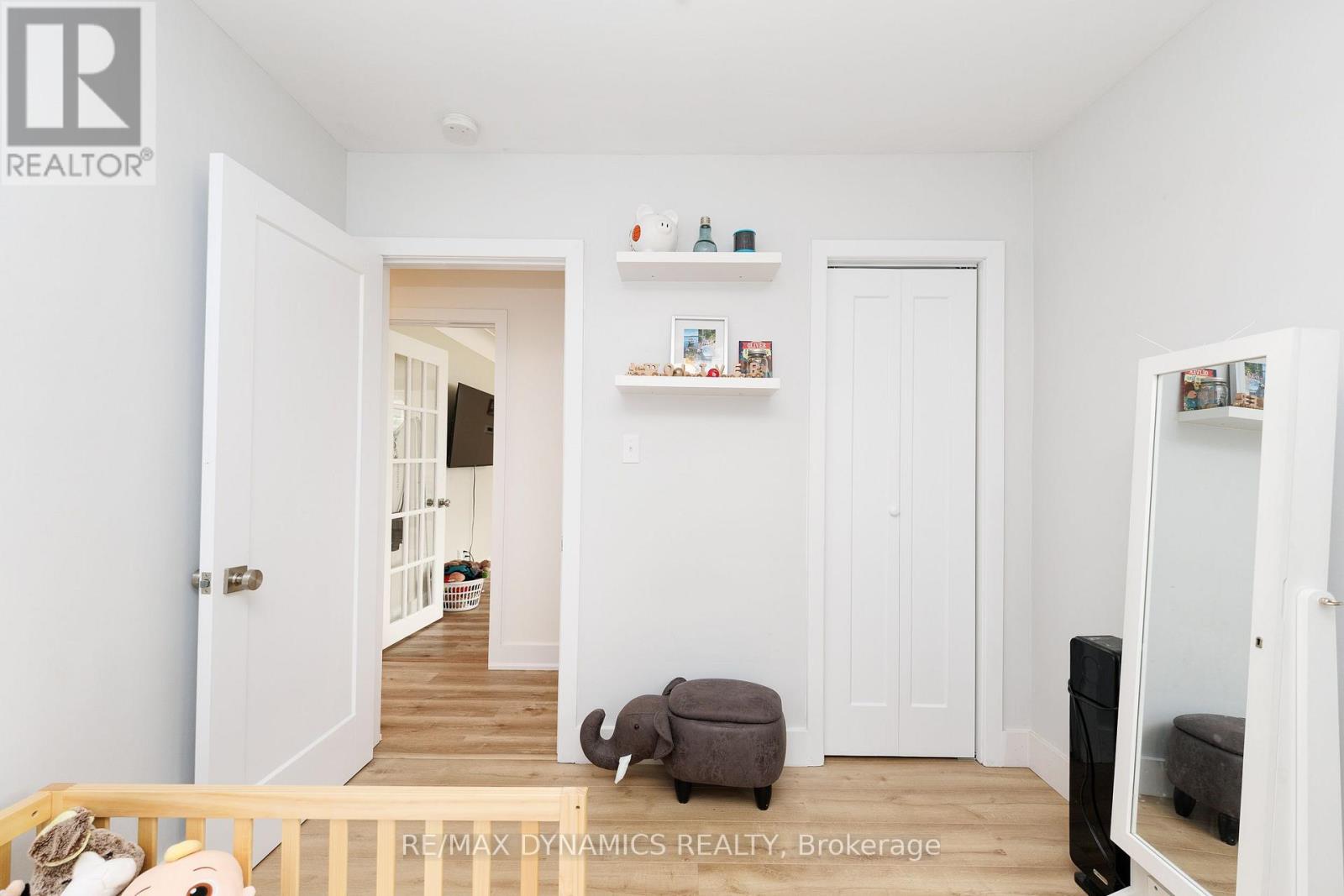 586 LAKESIDE ROAD - 30