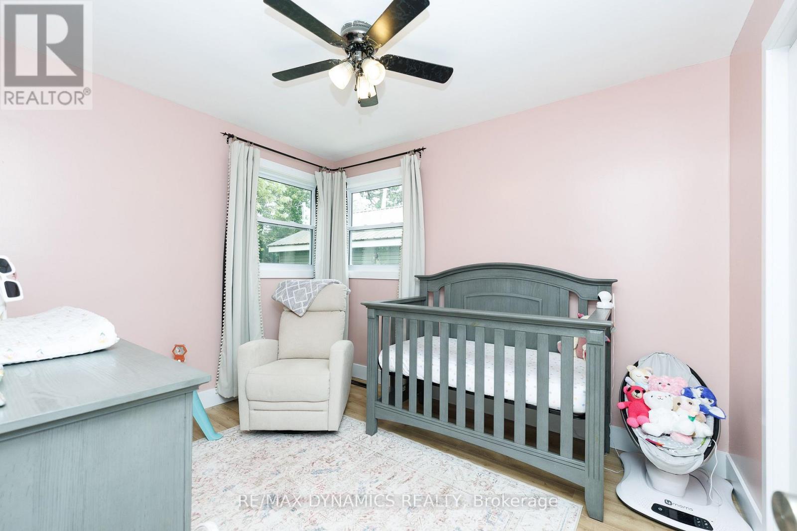 586 LAKESIDE ROAD - 31