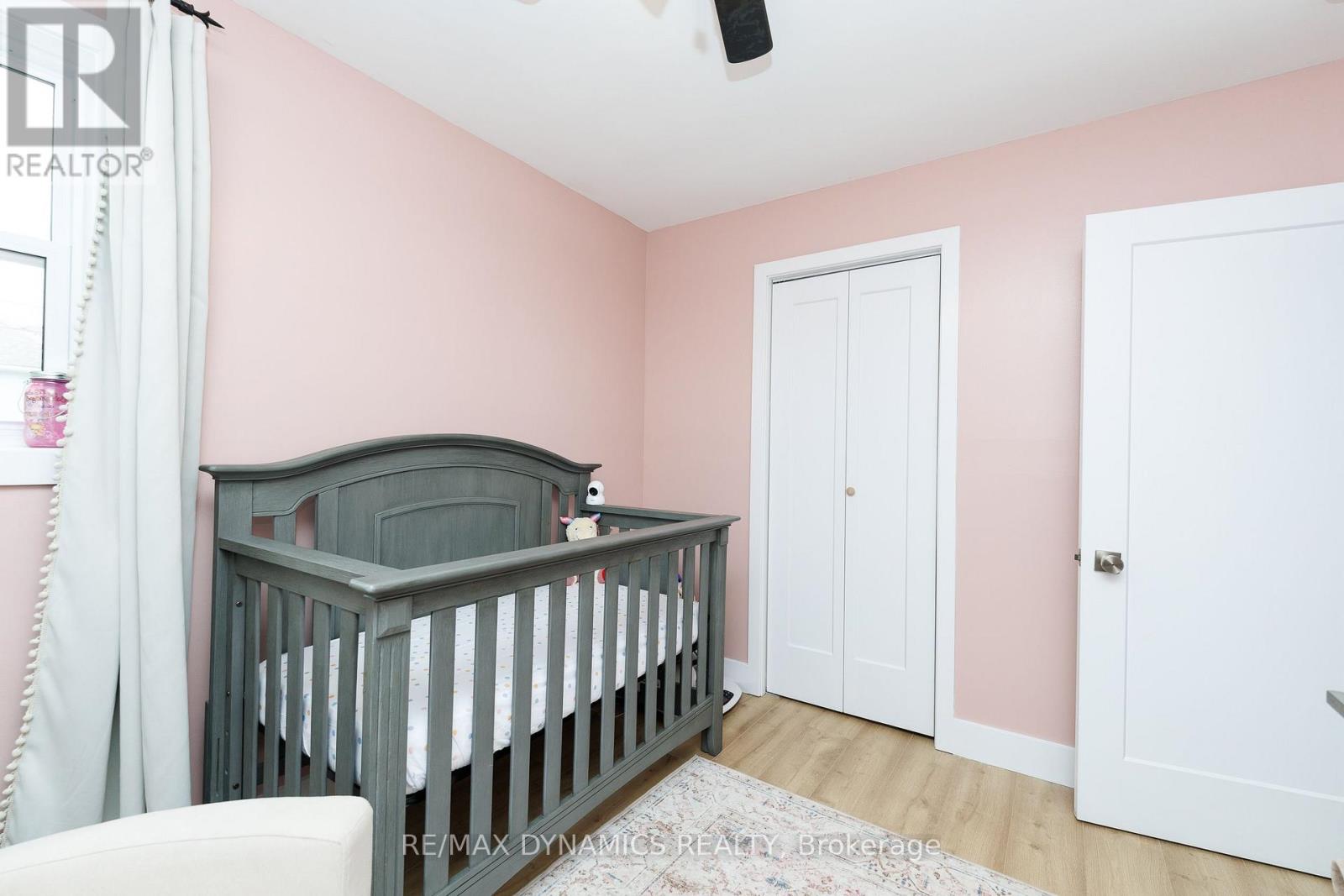 586 LAKESIDE ROAD - 33