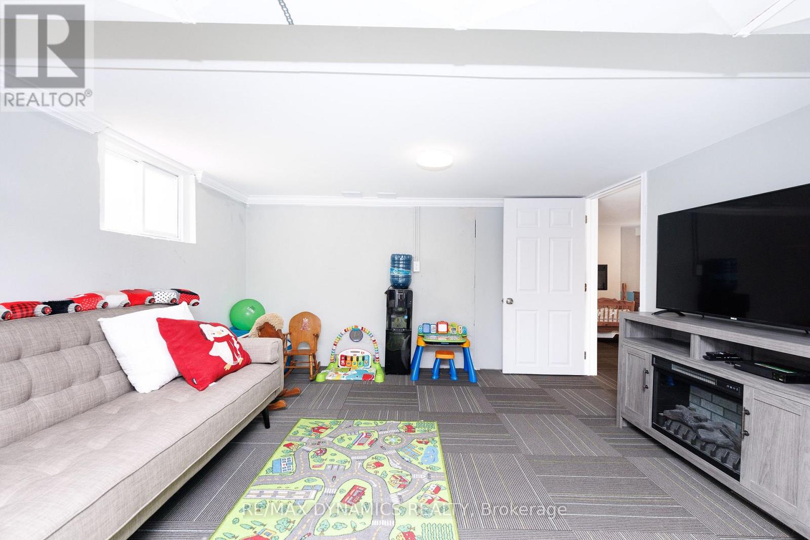 586 LAKESIDE ROAD - 38