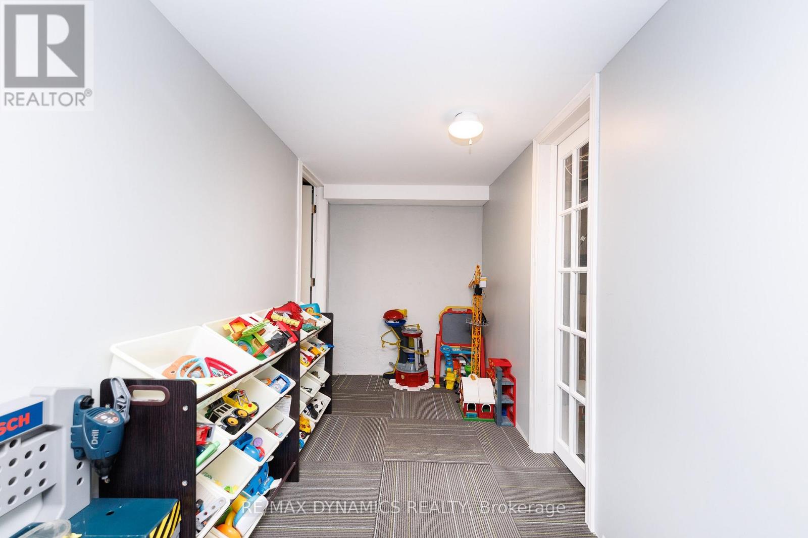 586 LAKESIDE ROAD - 40