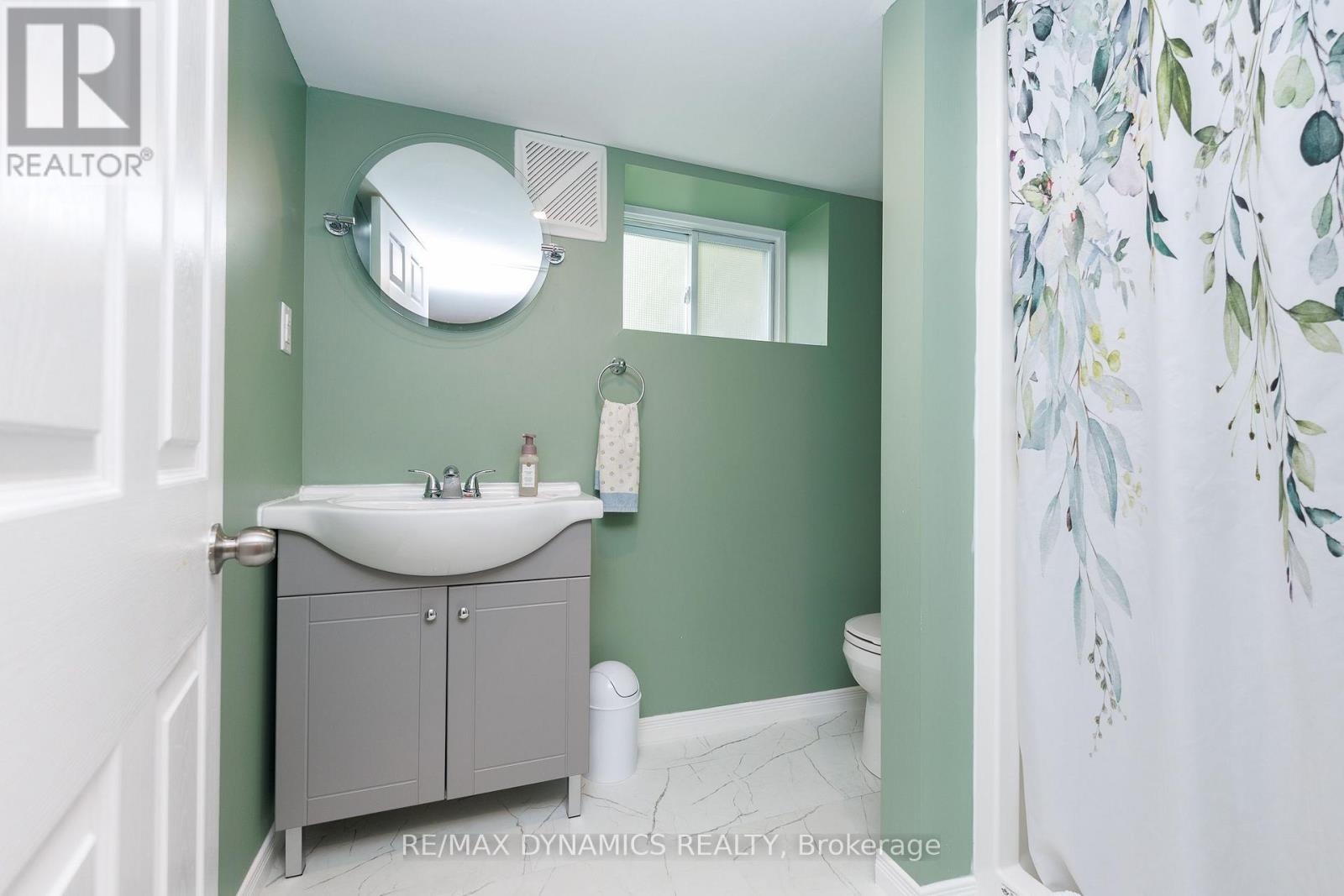 586 LAKESIDE ROAD - 44