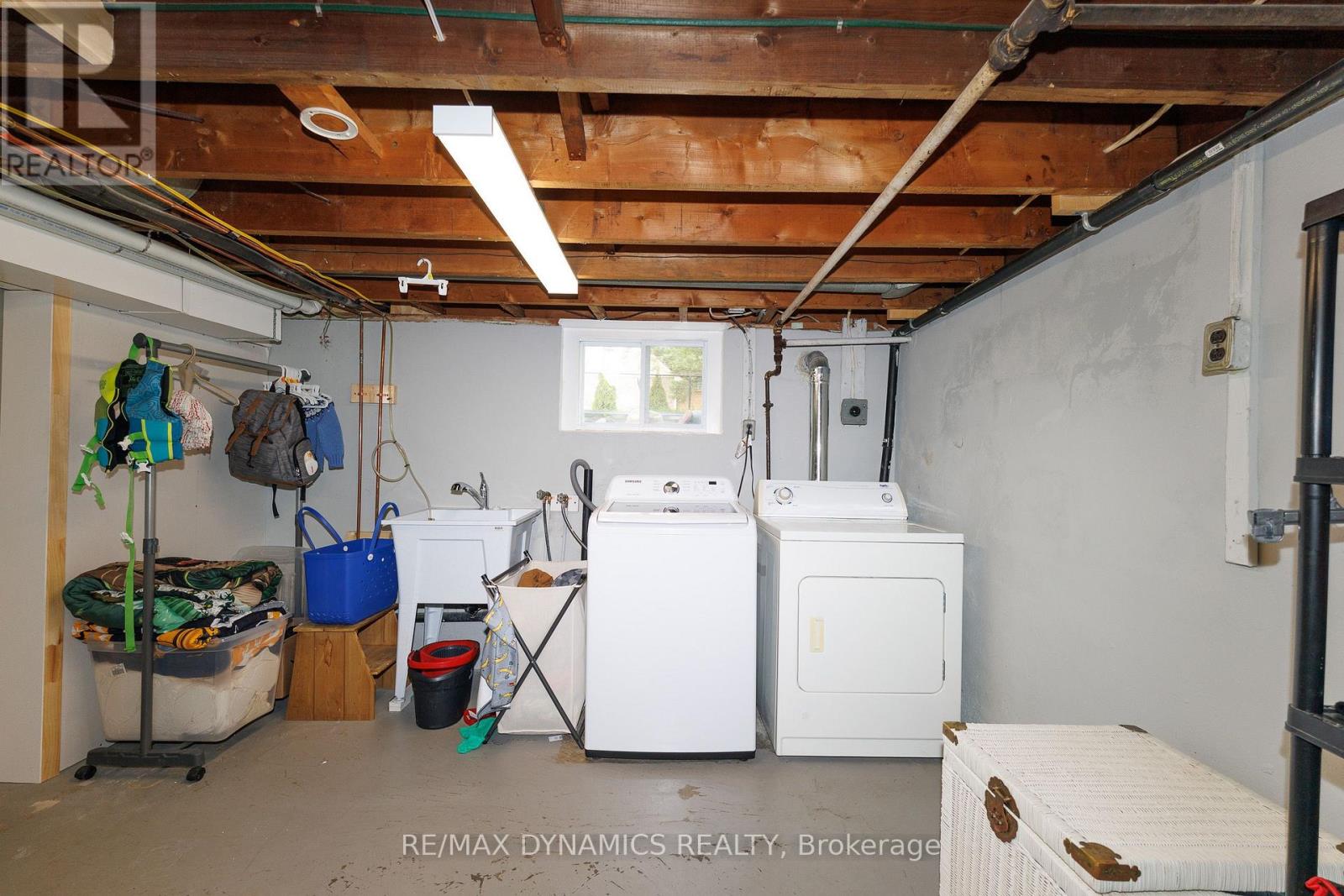 586 LAKESIDE ROAD - 46