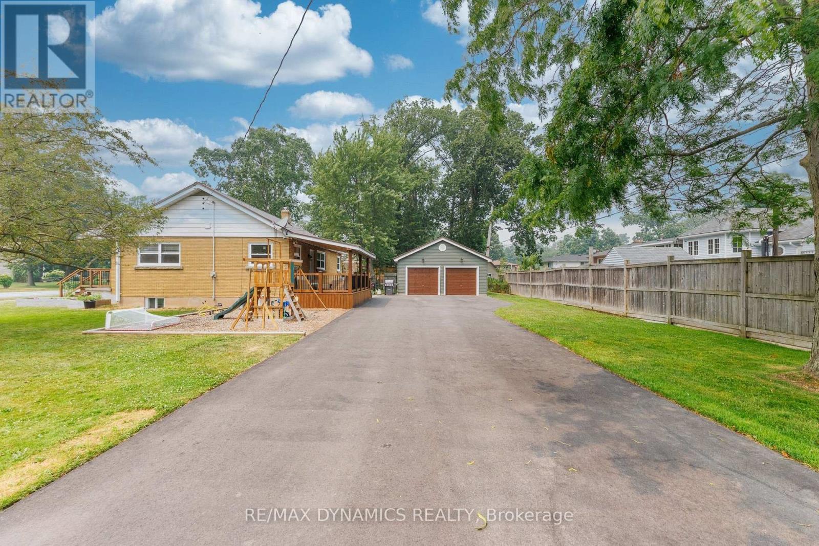 586 LAKESIDE ROAD - 7