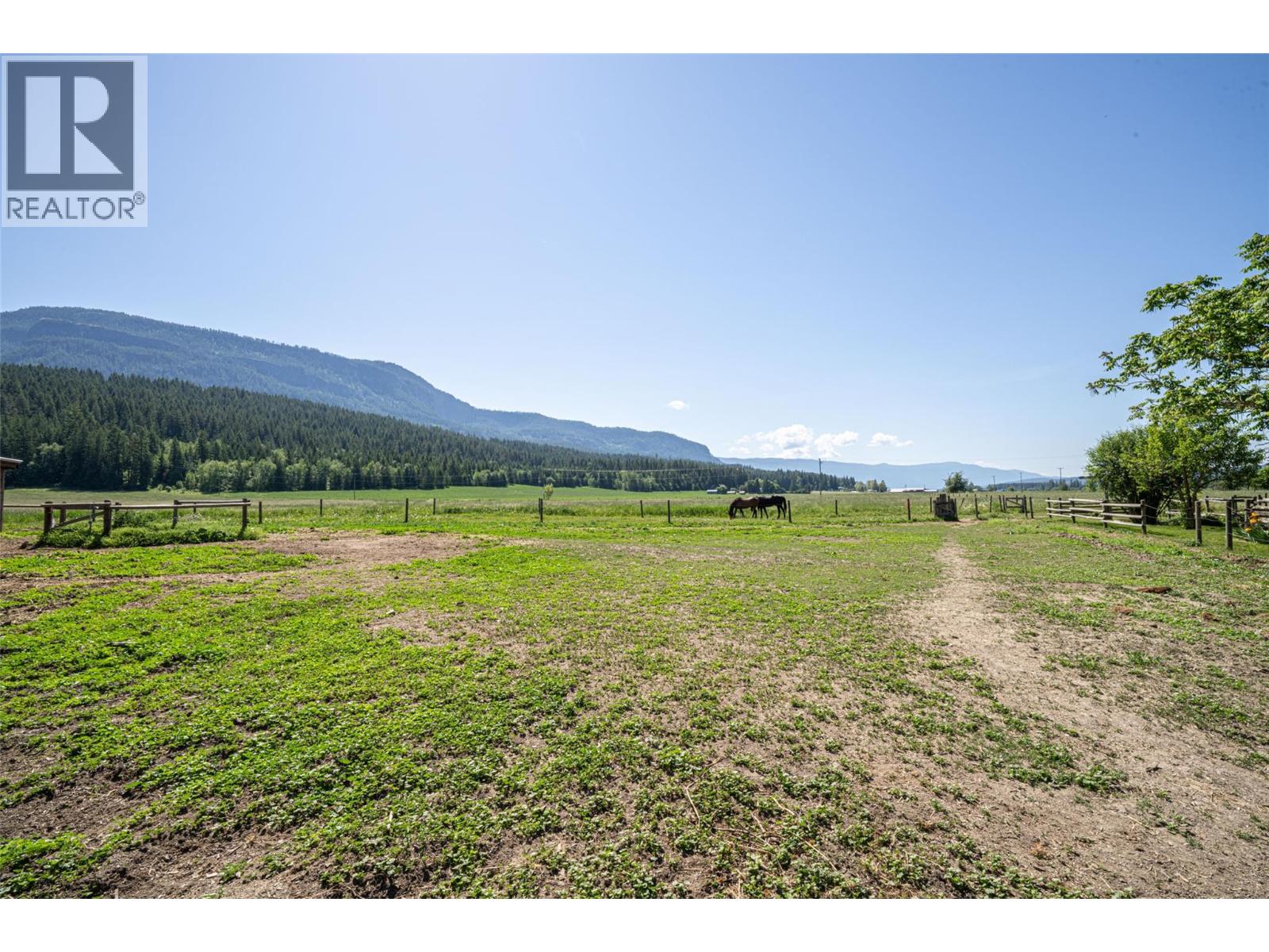 749 Enderby - Grindrod Road - 87