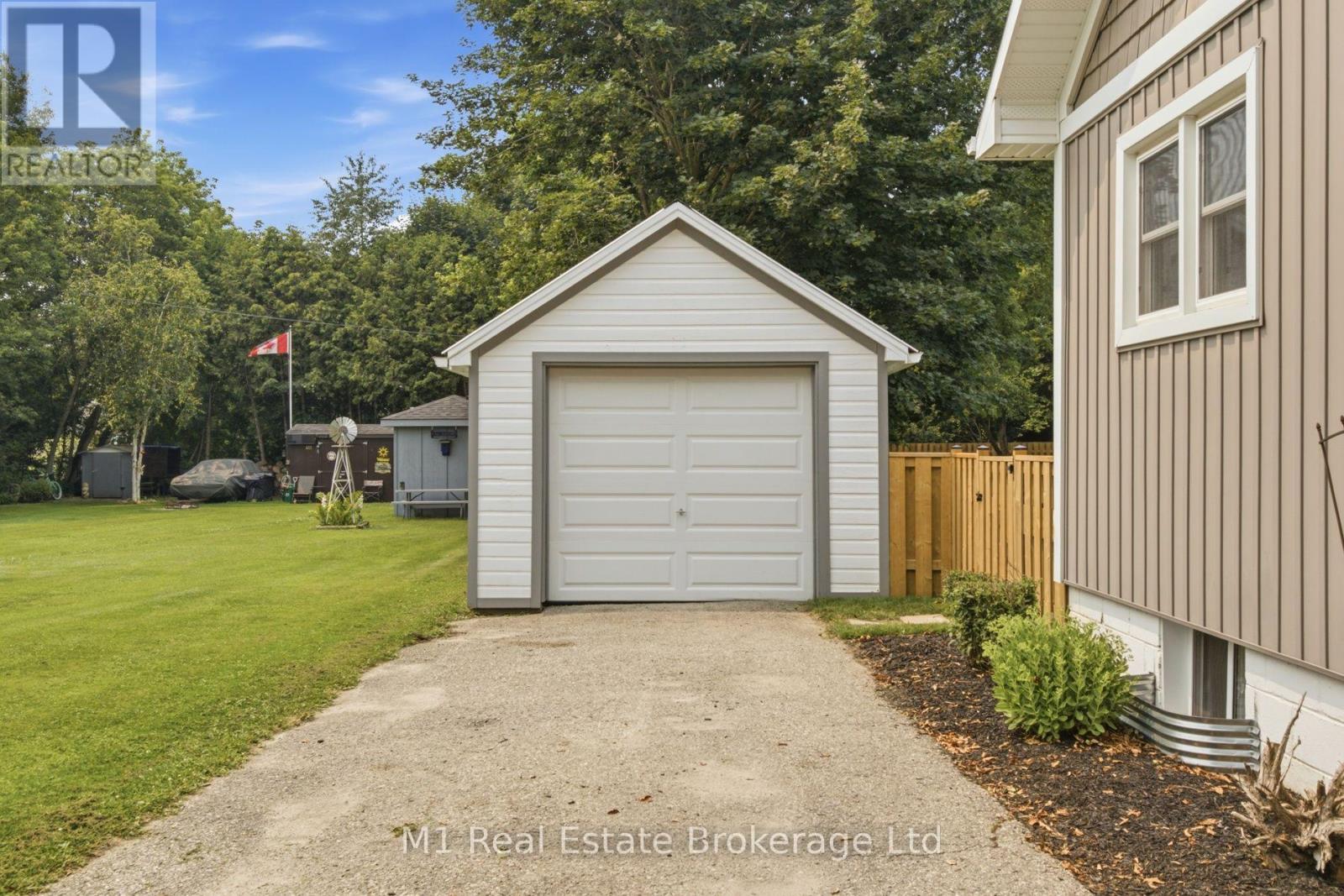 625 WOODSIDE STREET - Image 35