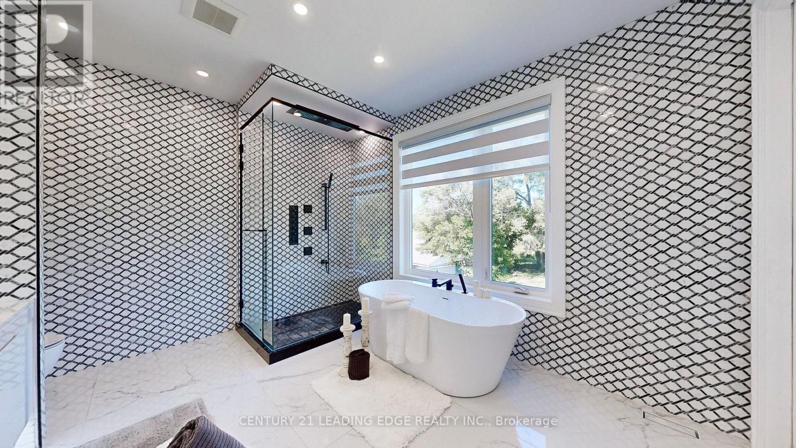 432 SHEPPARD AVENUE - 29