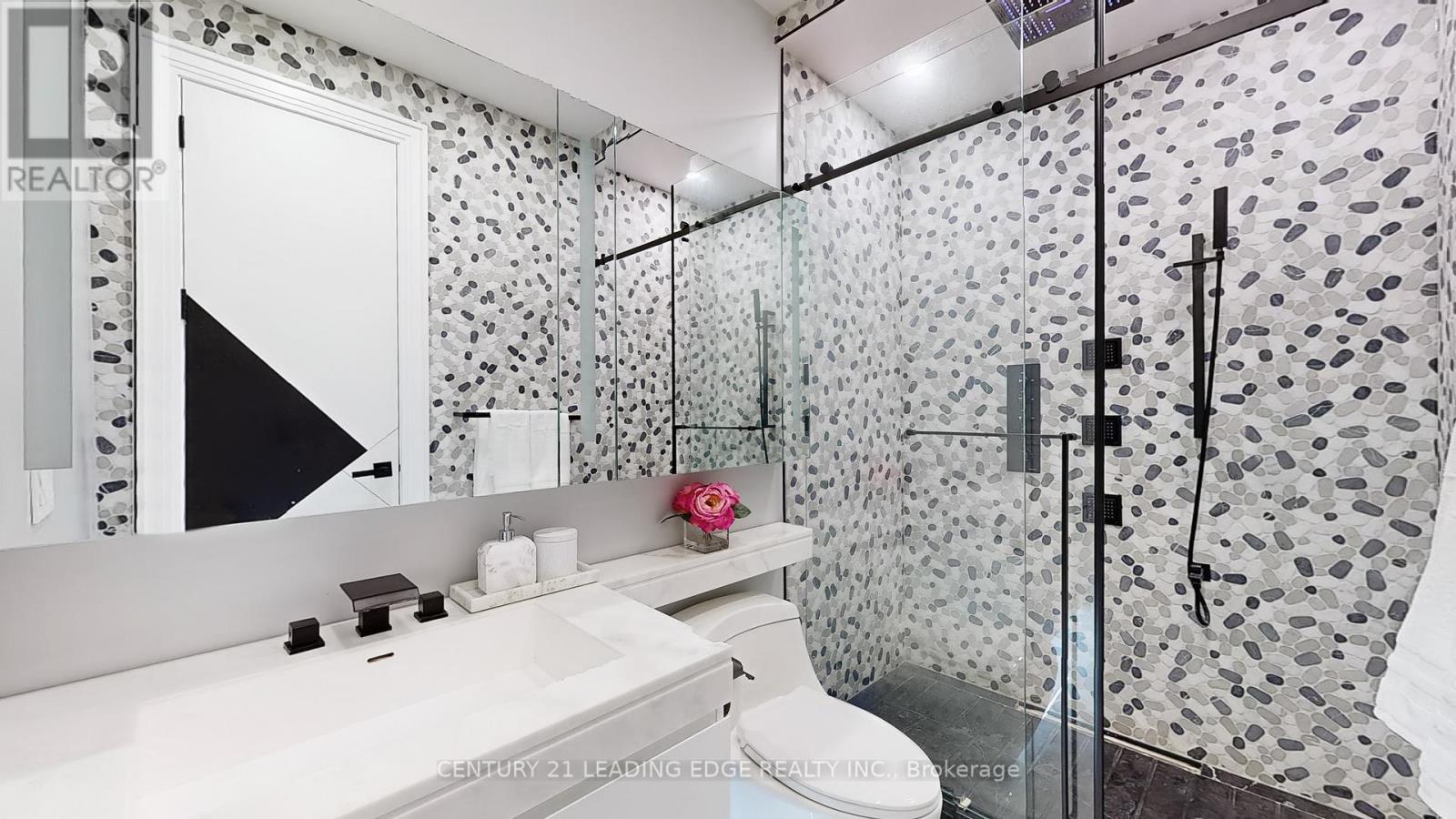 432 SHEPPARD AVENUE - 31