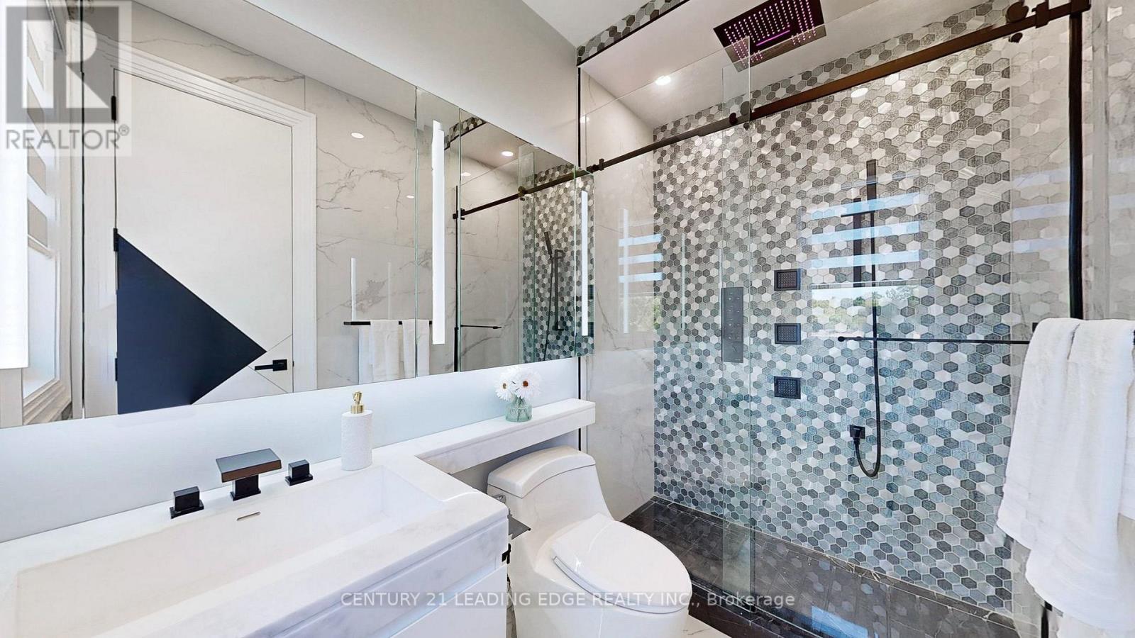 432 SHEPPARD AVENUE - 33