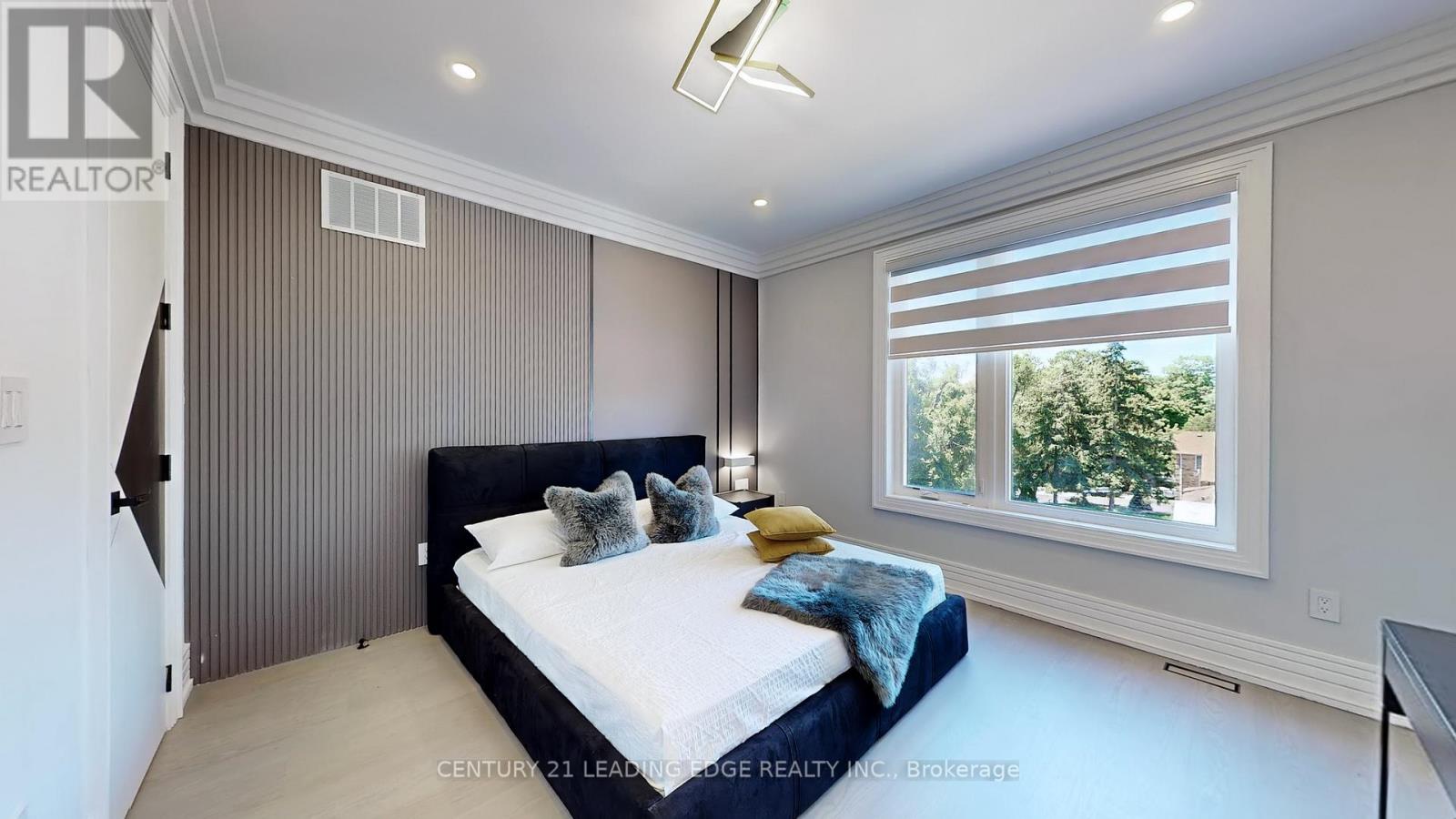 432 SHEPPARD AVENUE - 34