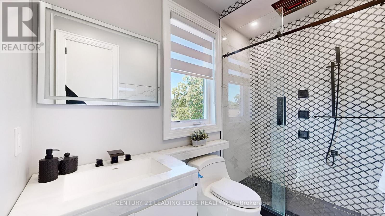 432 SHEPPARD AVENUE - 35