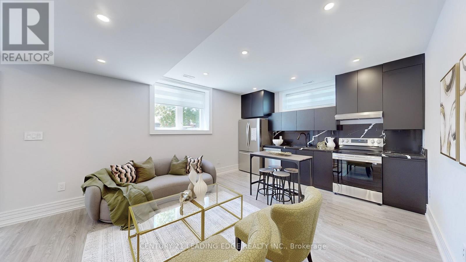 432 SHEPPARD AVENUE - 36