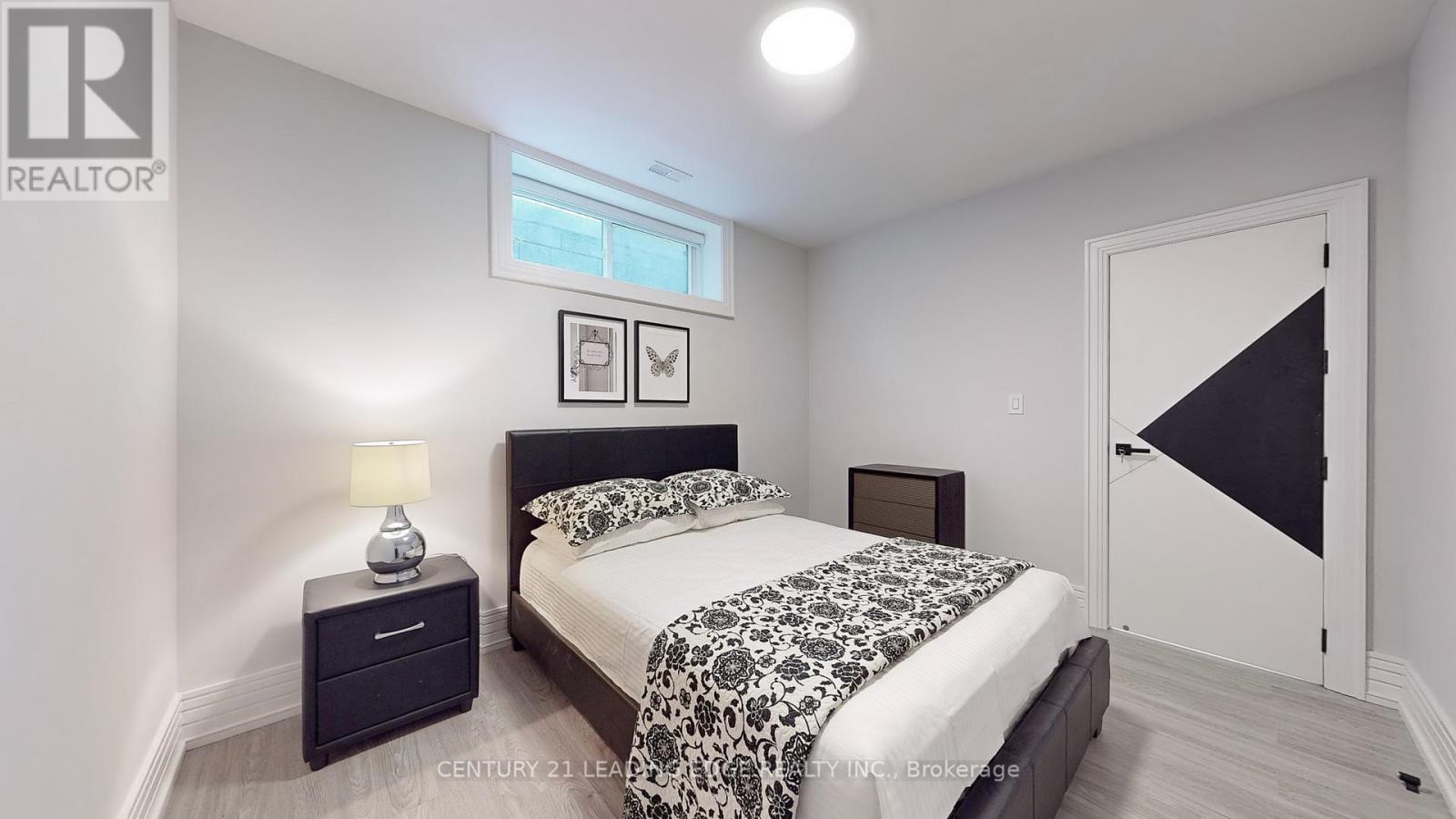 432 SHEPPARD AVENUE - 37