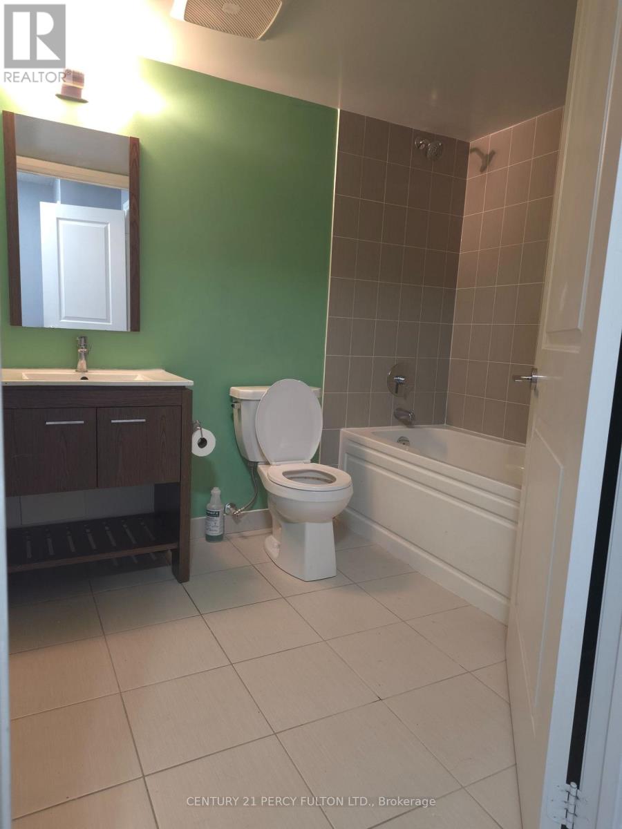 #711 30 MEADOWGLEN PLACE - 10