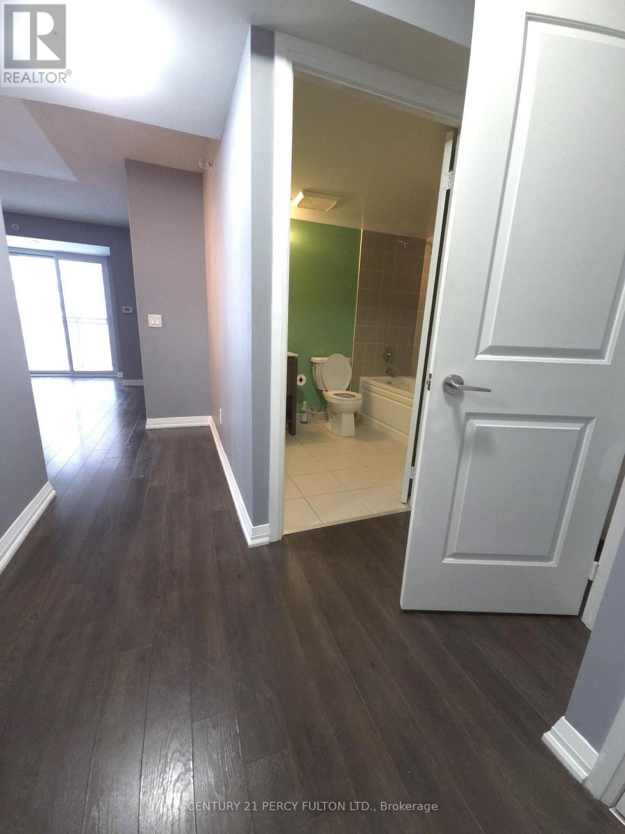 #711 30 MEADOWGLEN PLACE - 6