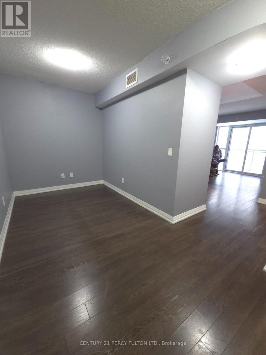 #711 30 MEADOWGLEN PLACE - 7