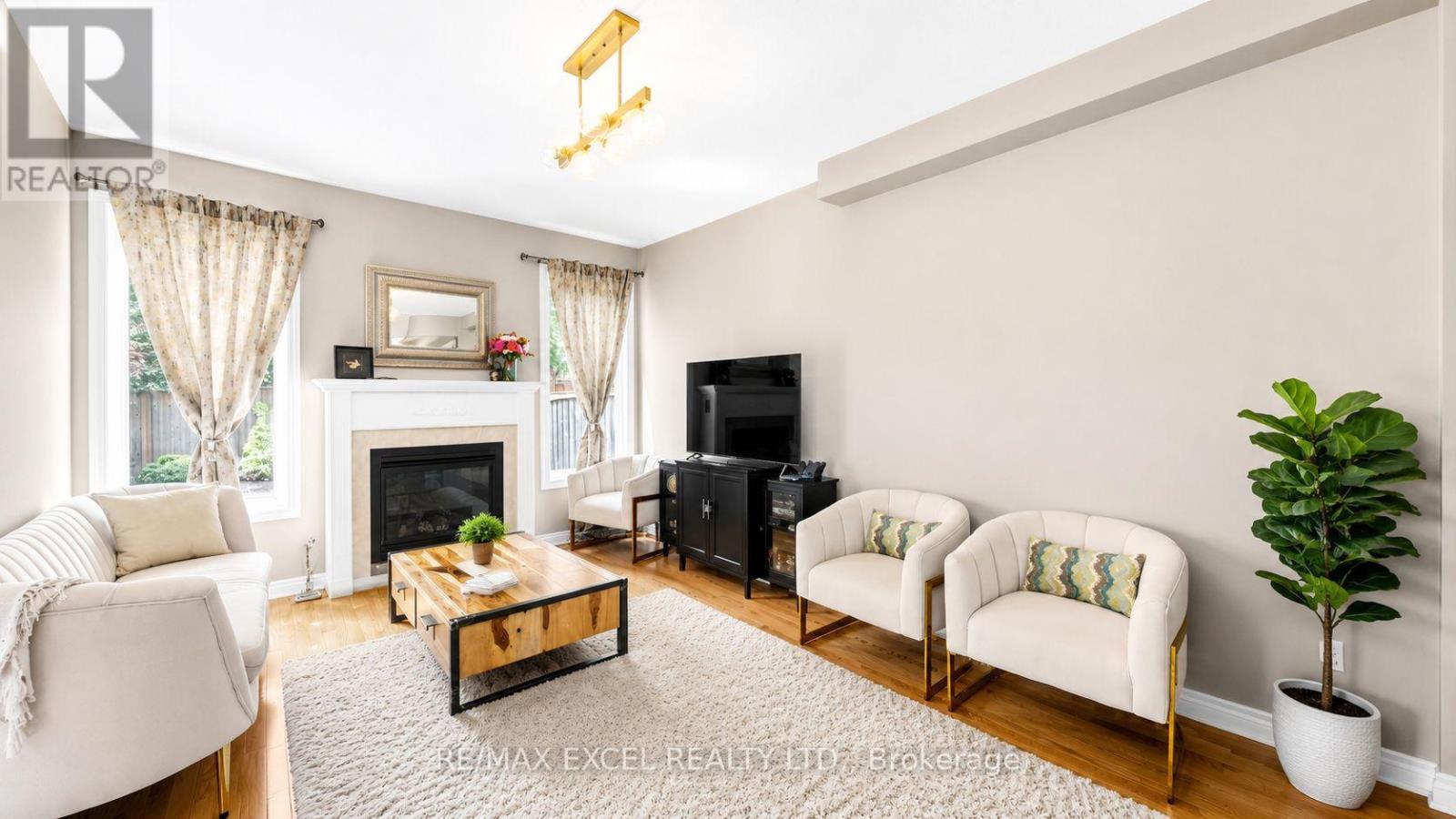 176 SIR SANFORD FLEMING WAY - 2