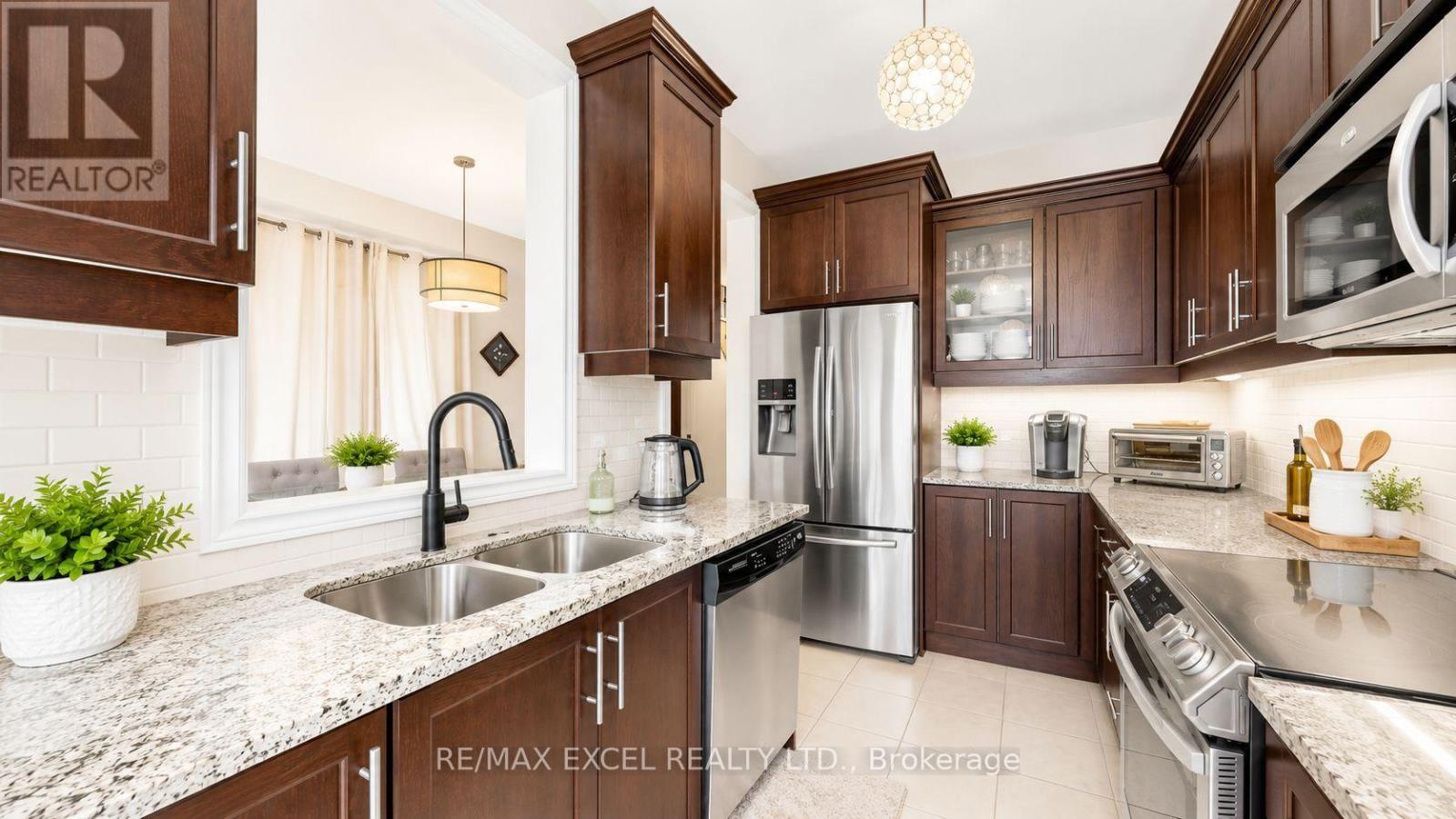 176 SIR SANFORD FLEMING WAY - 9