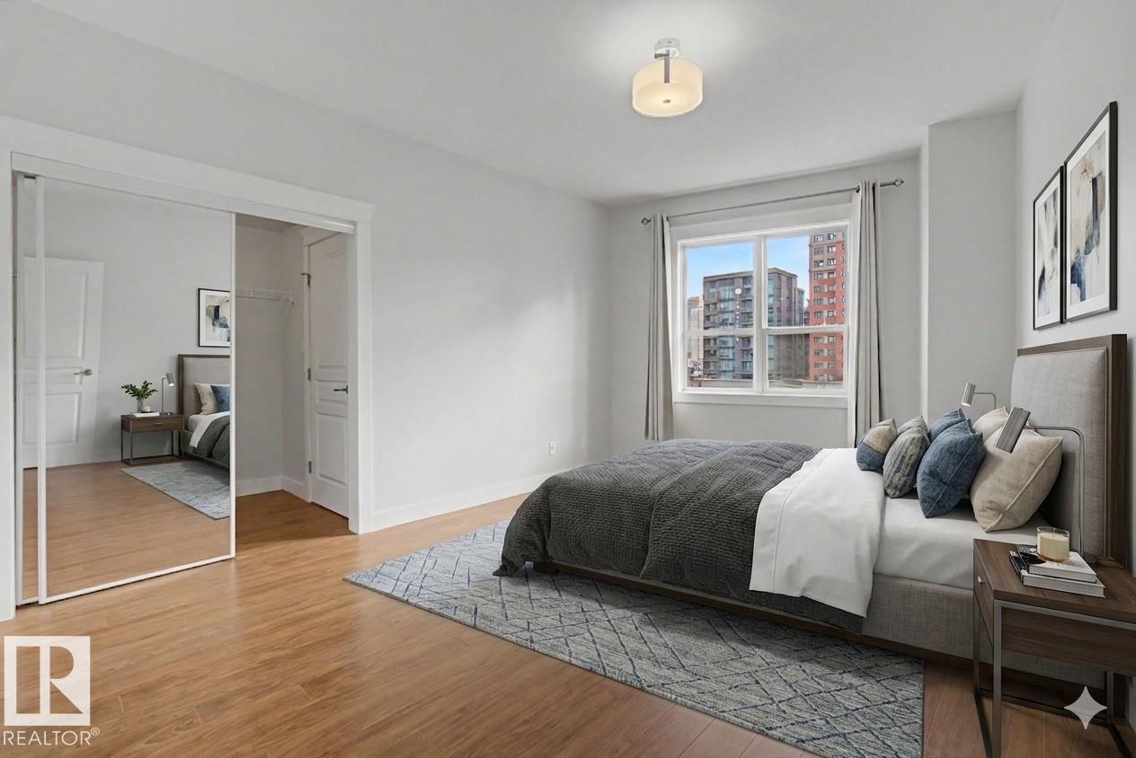 #411 10033 110 ST NW - 4