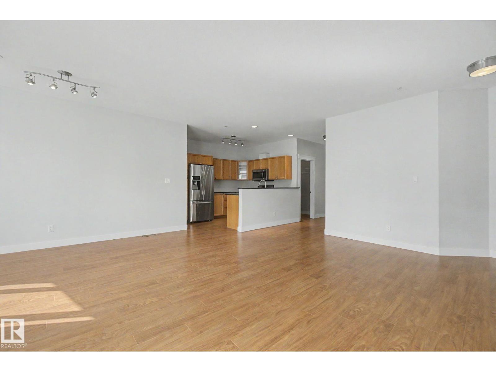 #411 10033 110 ST NW - 14