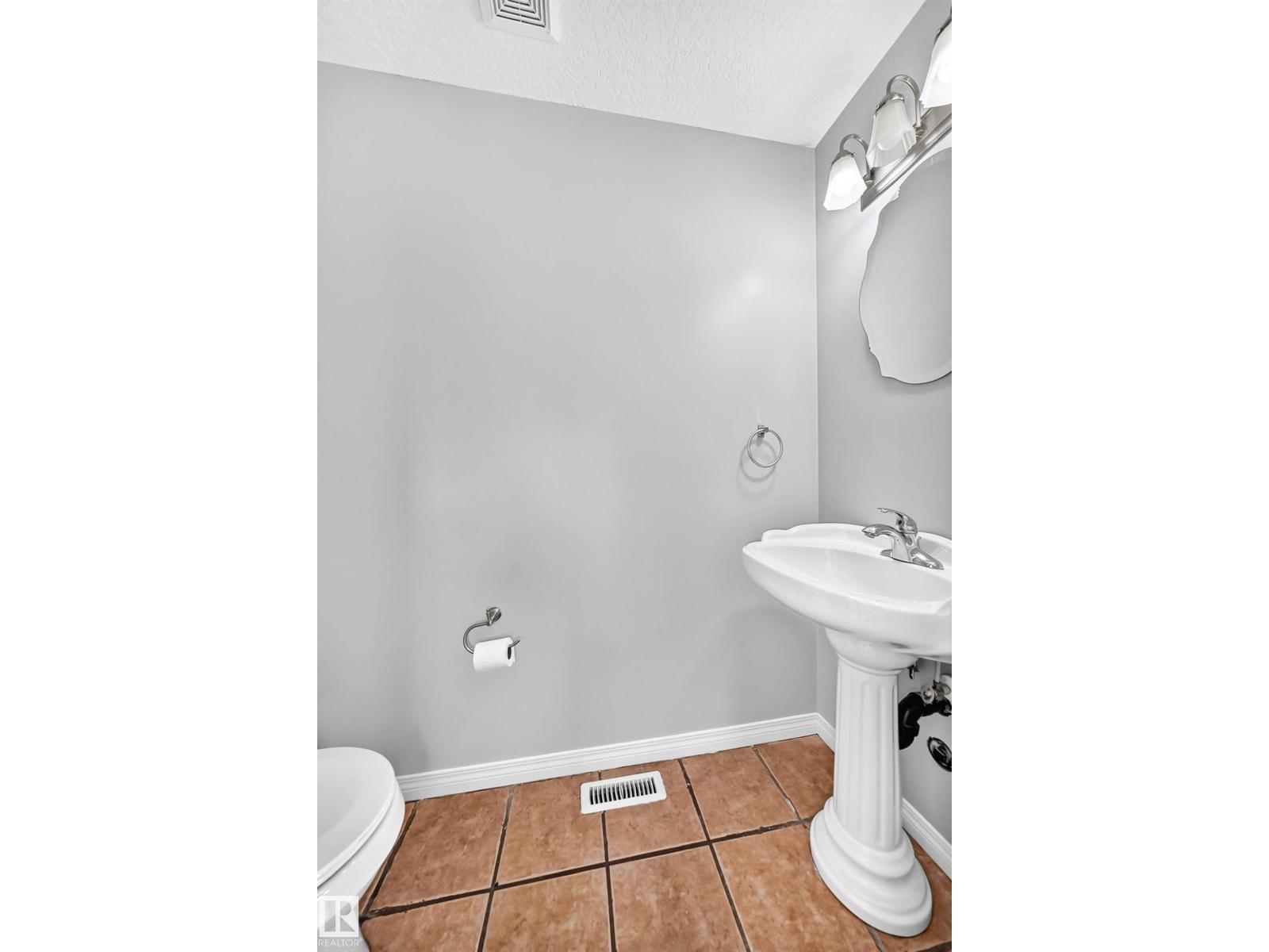 9333 103a AV NW - 19