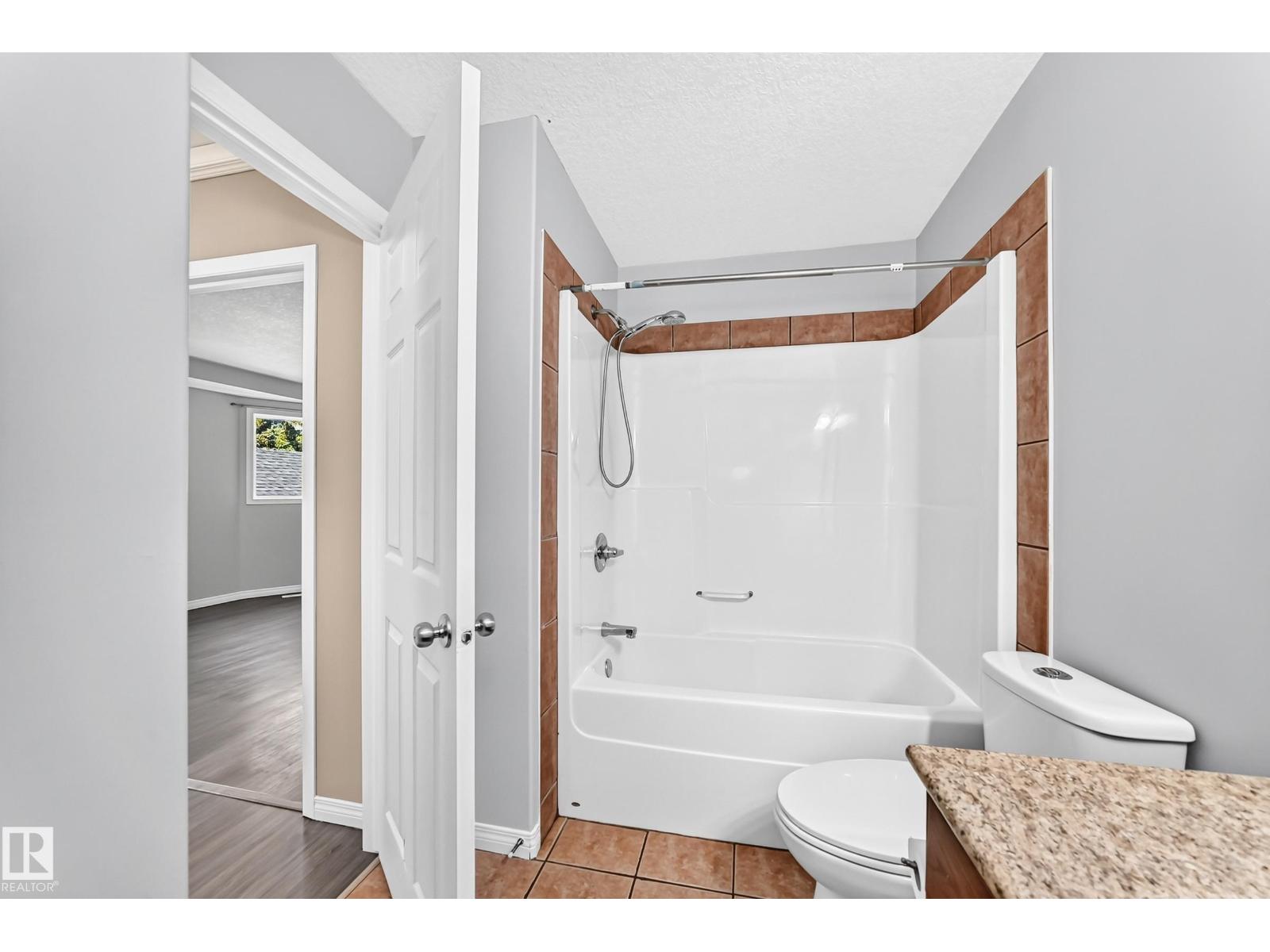 9333 103a AV NW - 34