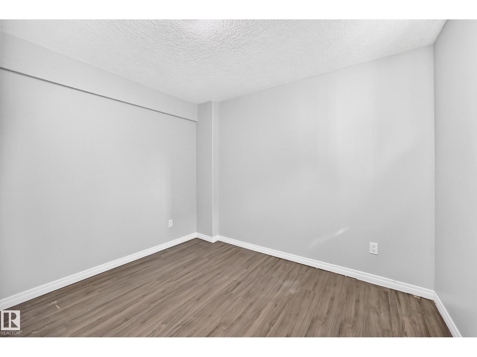 9333 103a AV NW - 38