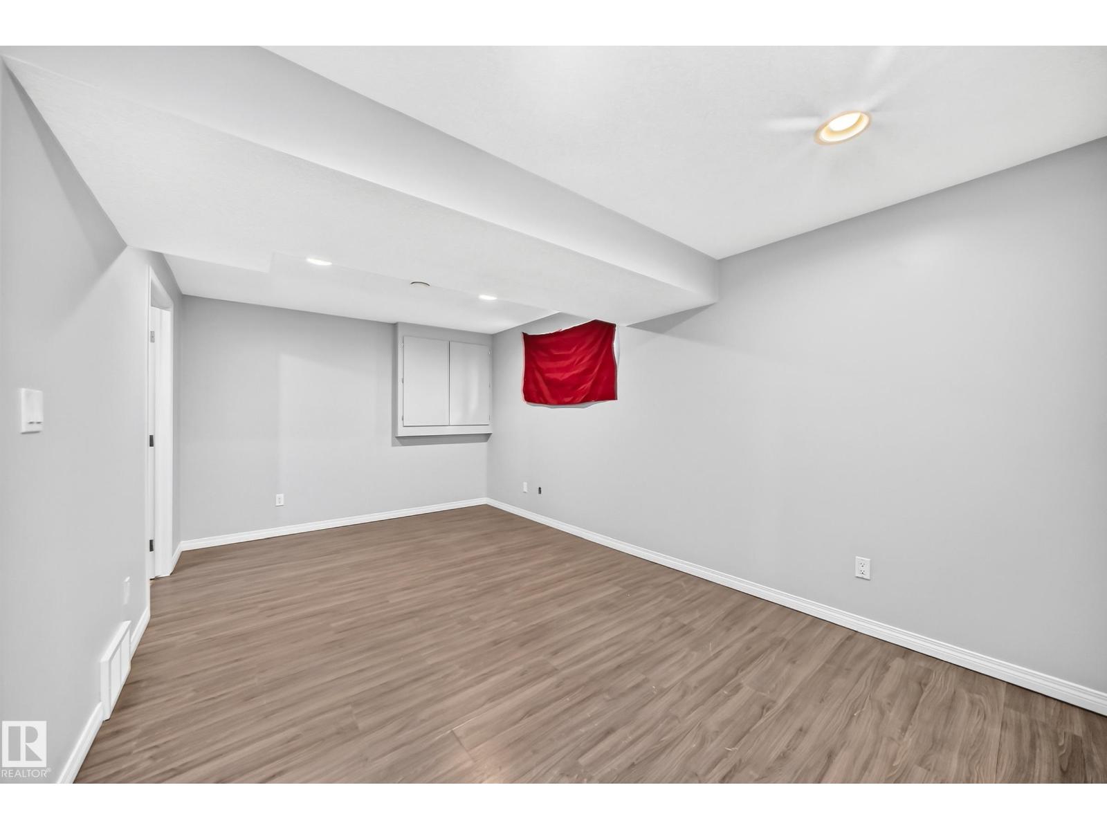 9333 103a AV NW - 36