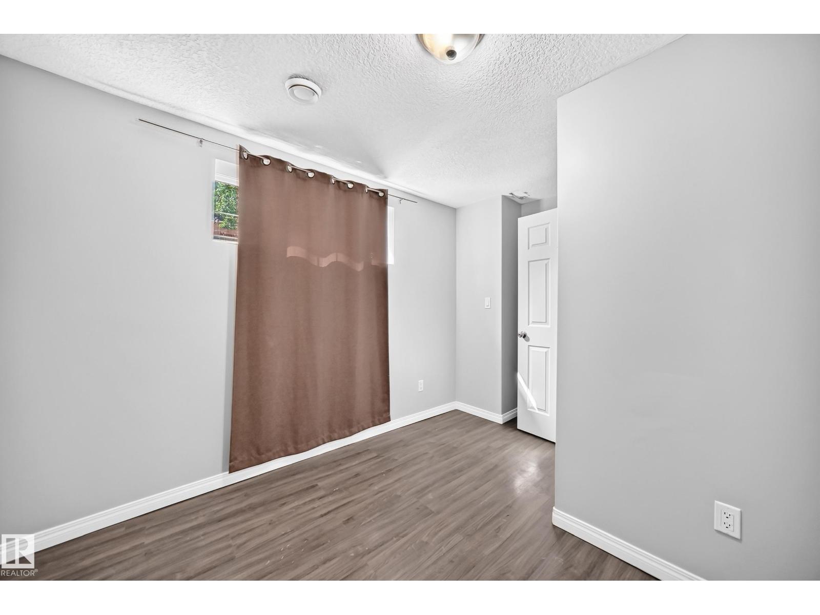 9333 103a AV NW - 39