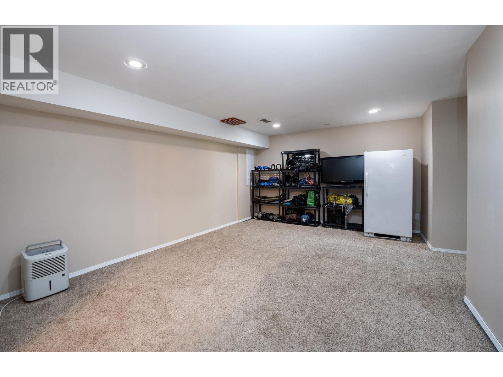 1888 Airport Way - 30