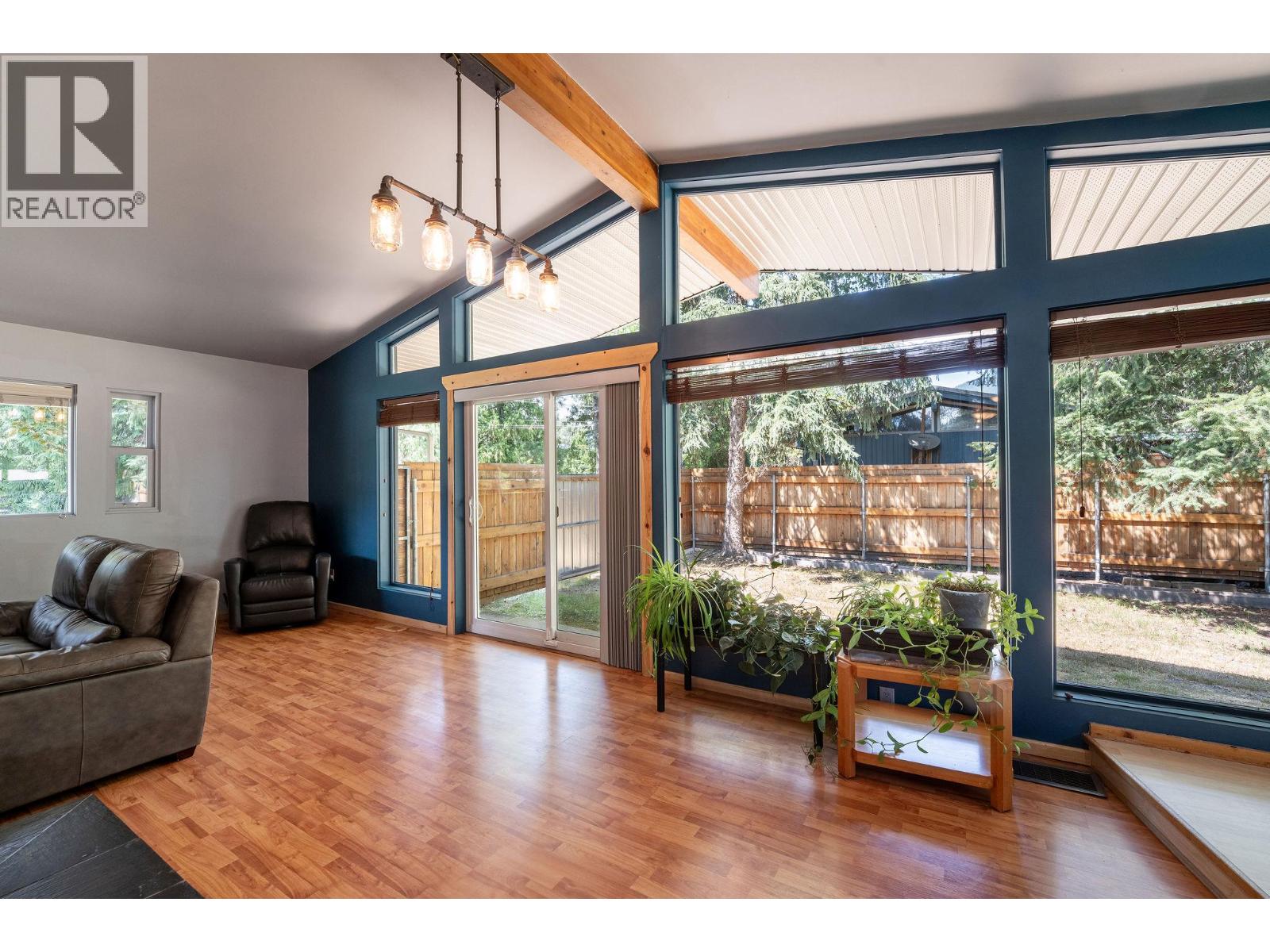 1888 Airport Way - 11