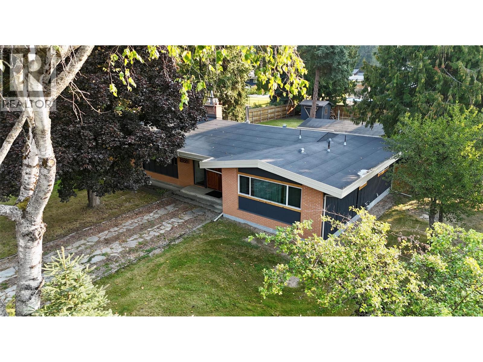 1888 Airport Way - 17