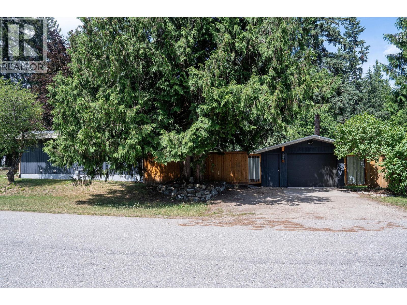 1888 Airport Way - 33