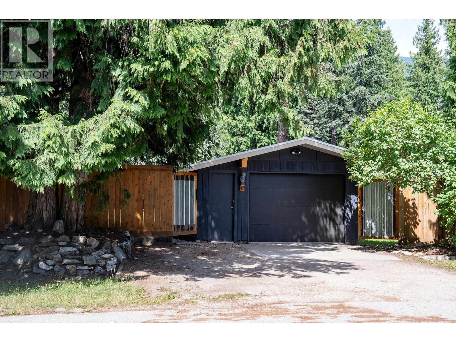1888 Airport Way - 32