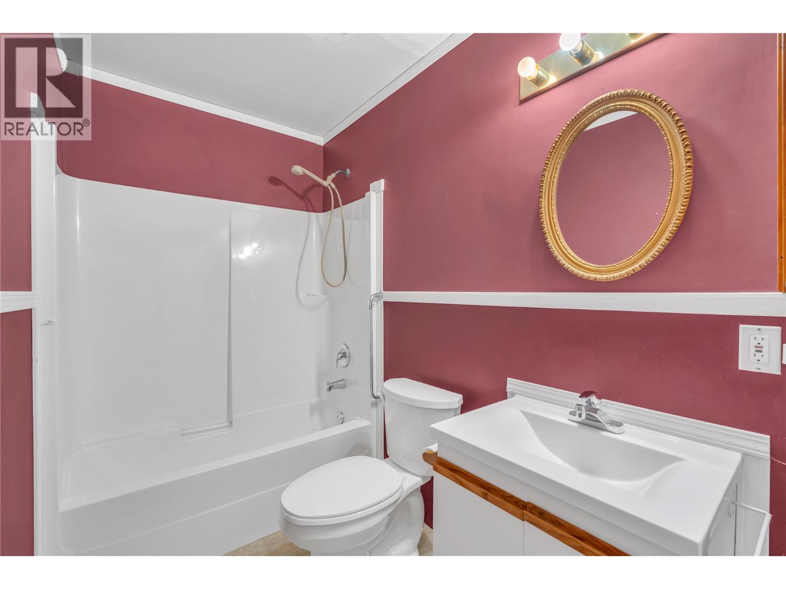 #7 14615 Victoria Road - 24