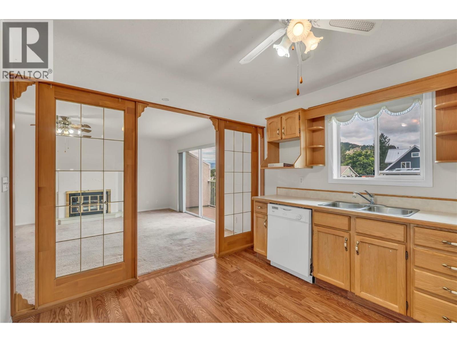 #7 14615 Victoria Road - 8