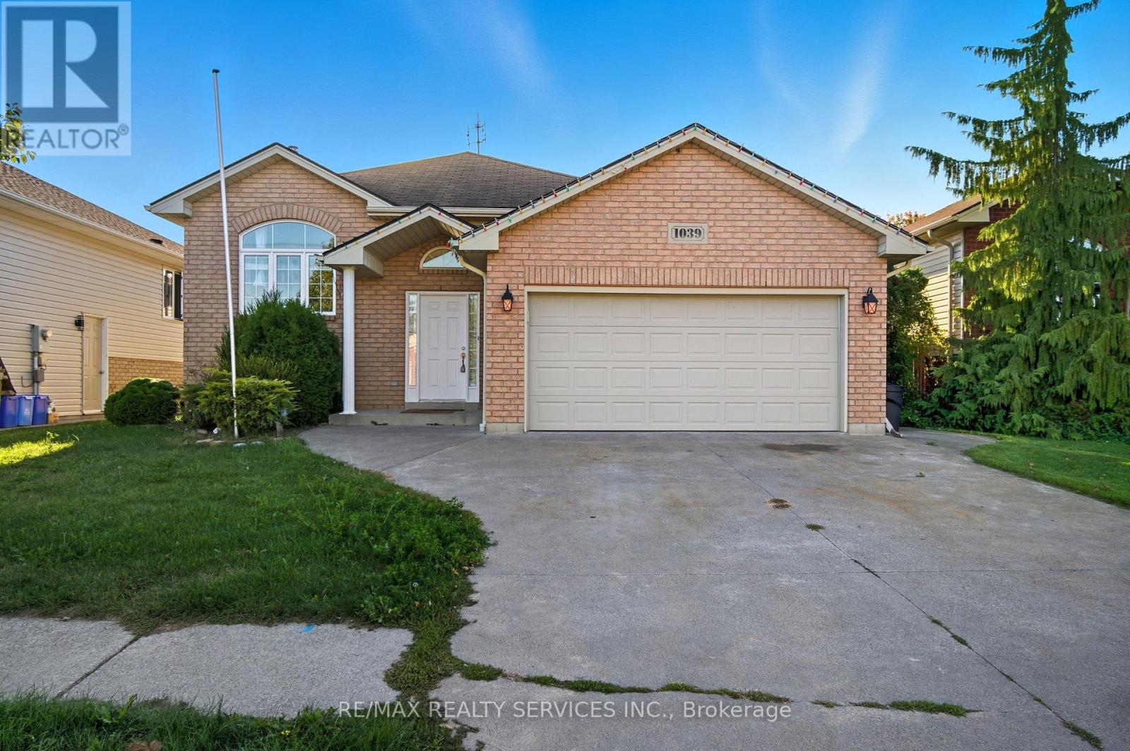 1039 CLOVER AVENUE - 2