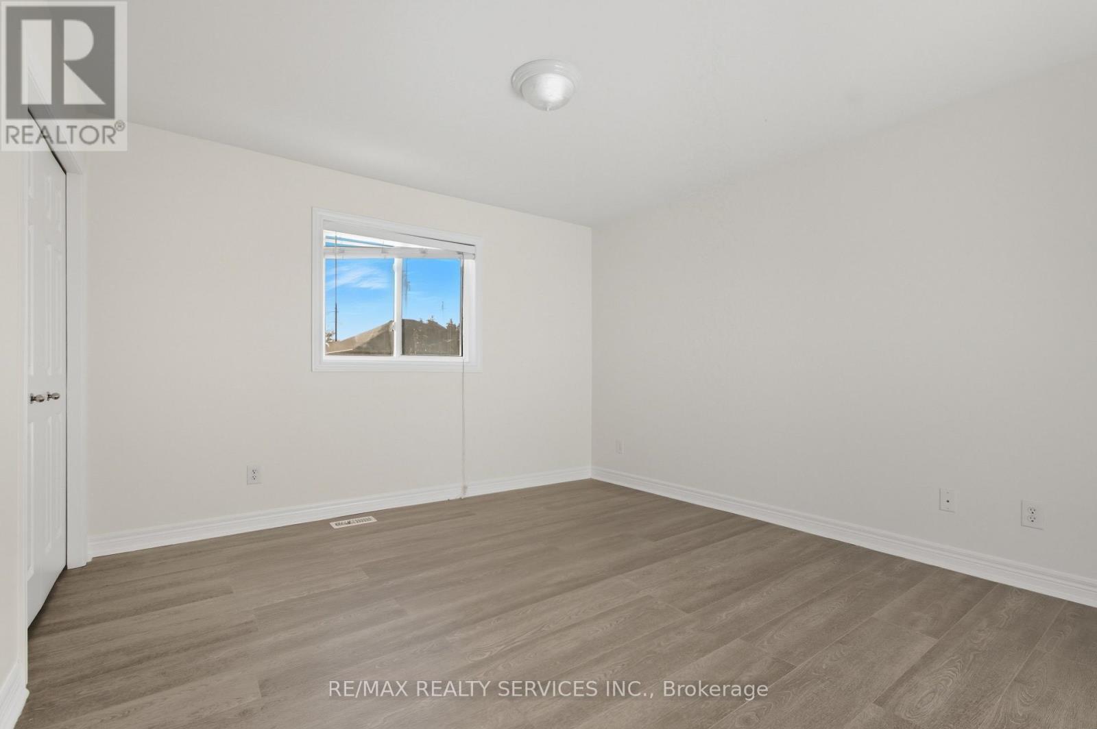 1039 CLOVER AVENUE - 24