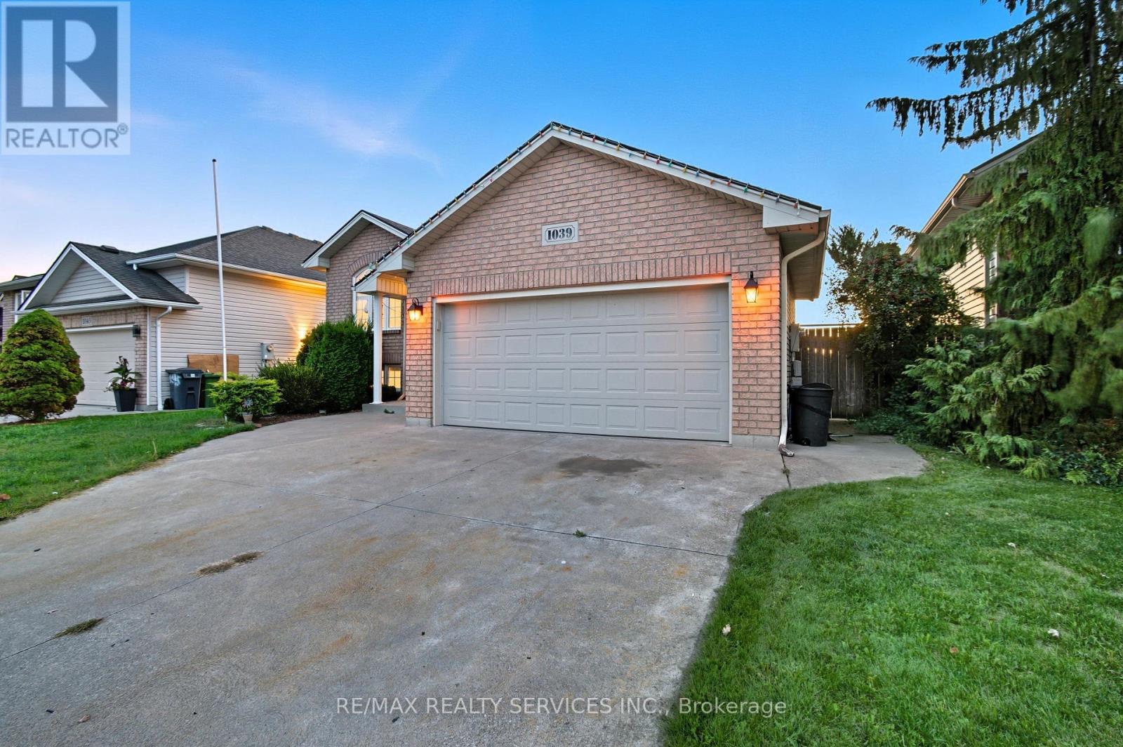 1039 CLOVER AVENUE - 3