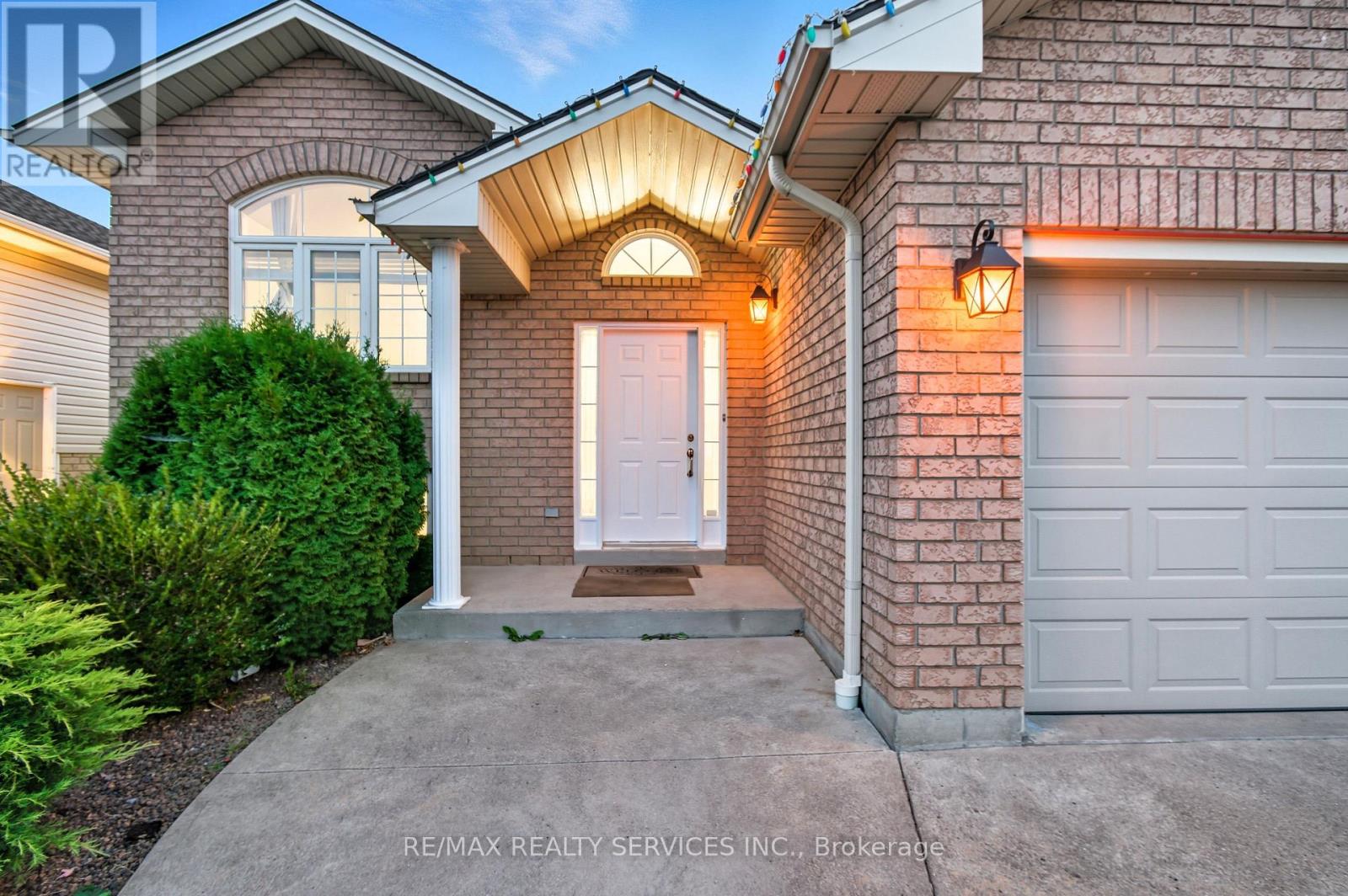 1039 CLOVER AVENUE - 4