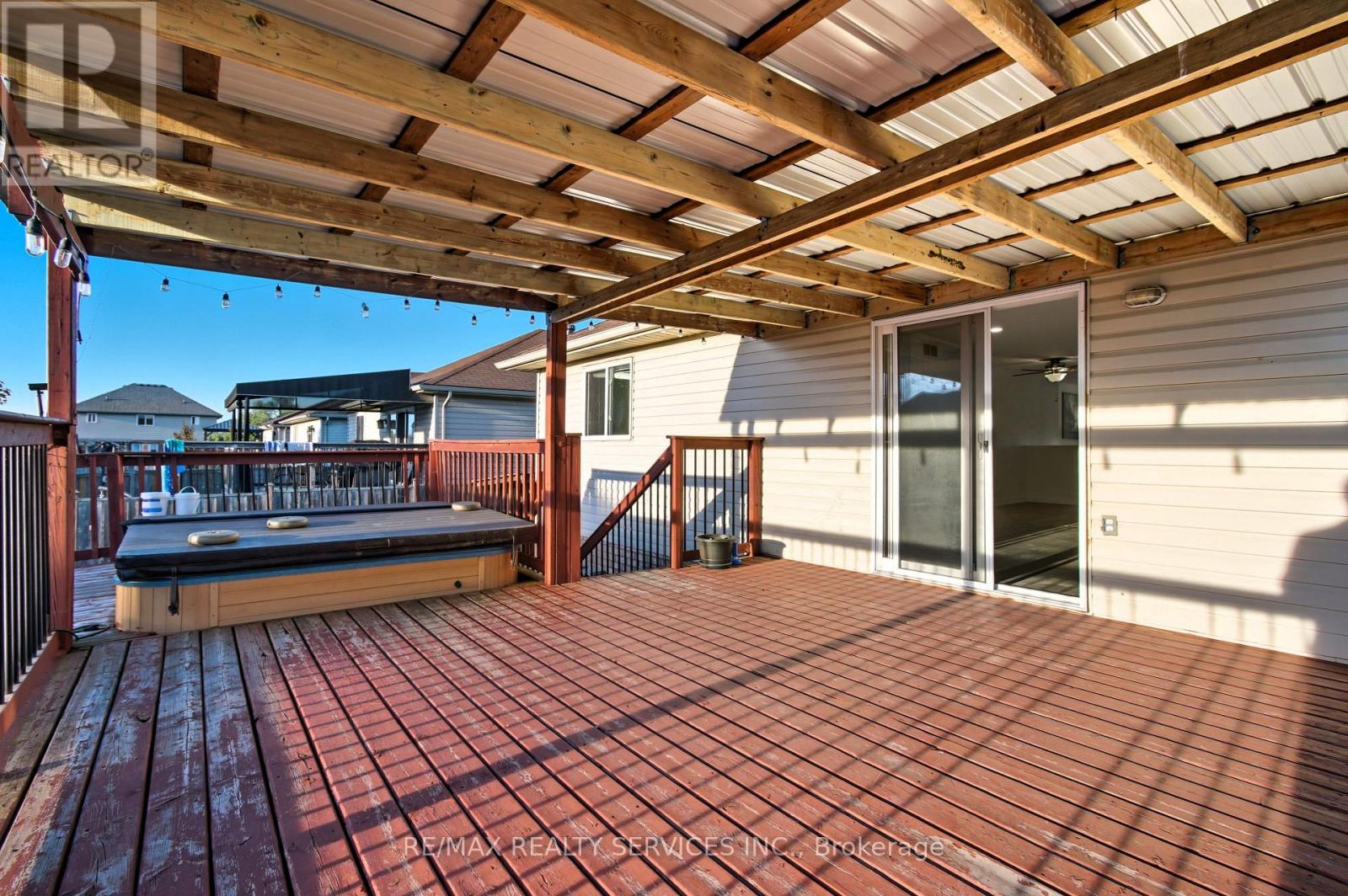 1039 CLOVER AVENUE - 6