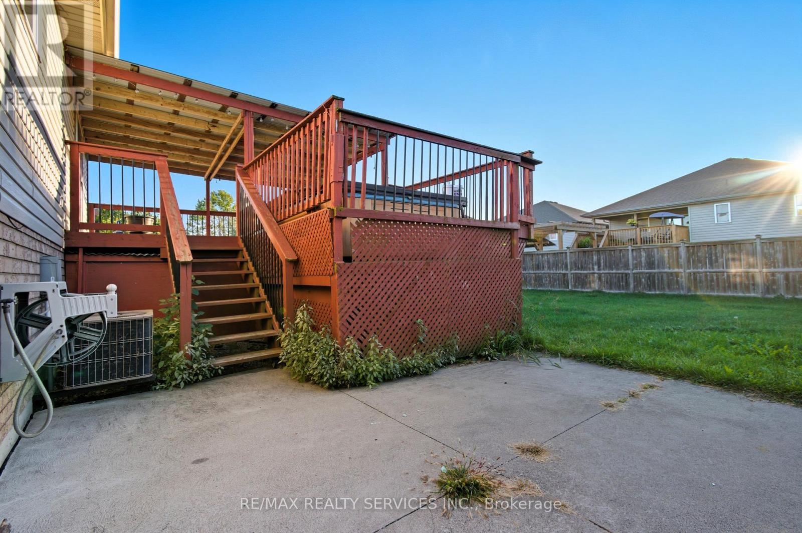 1039 CLOVER AVENUE - 7