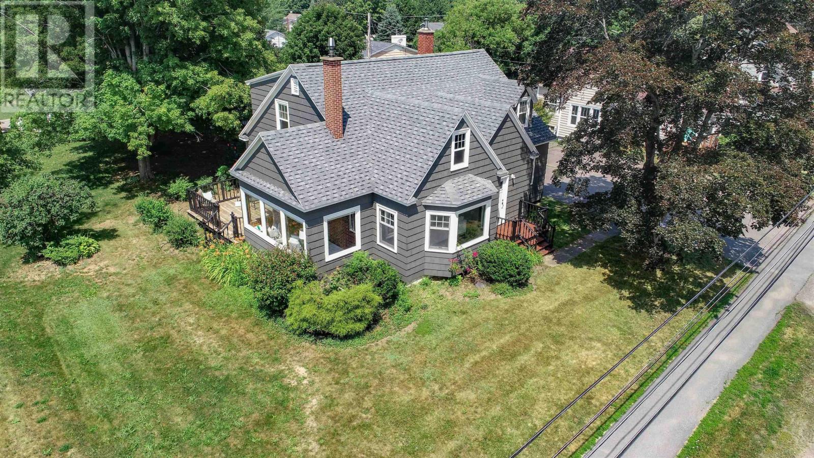 160 Cottage St - 2