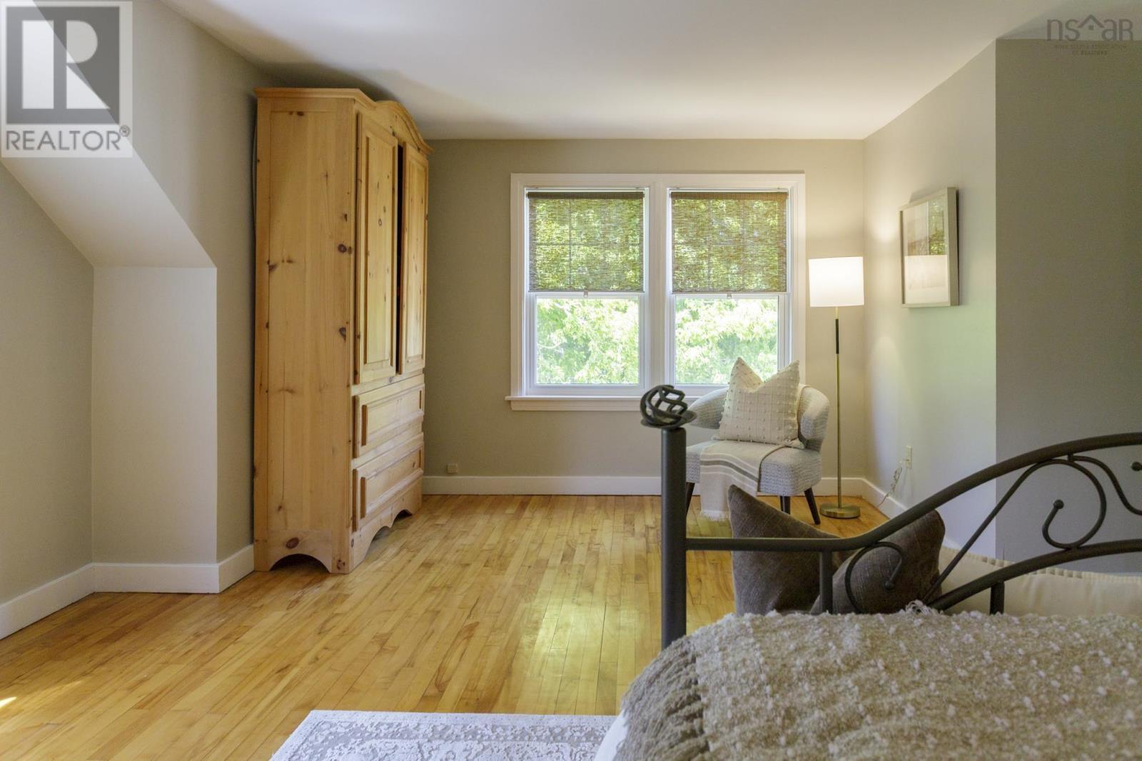 160 Cottage St - 33