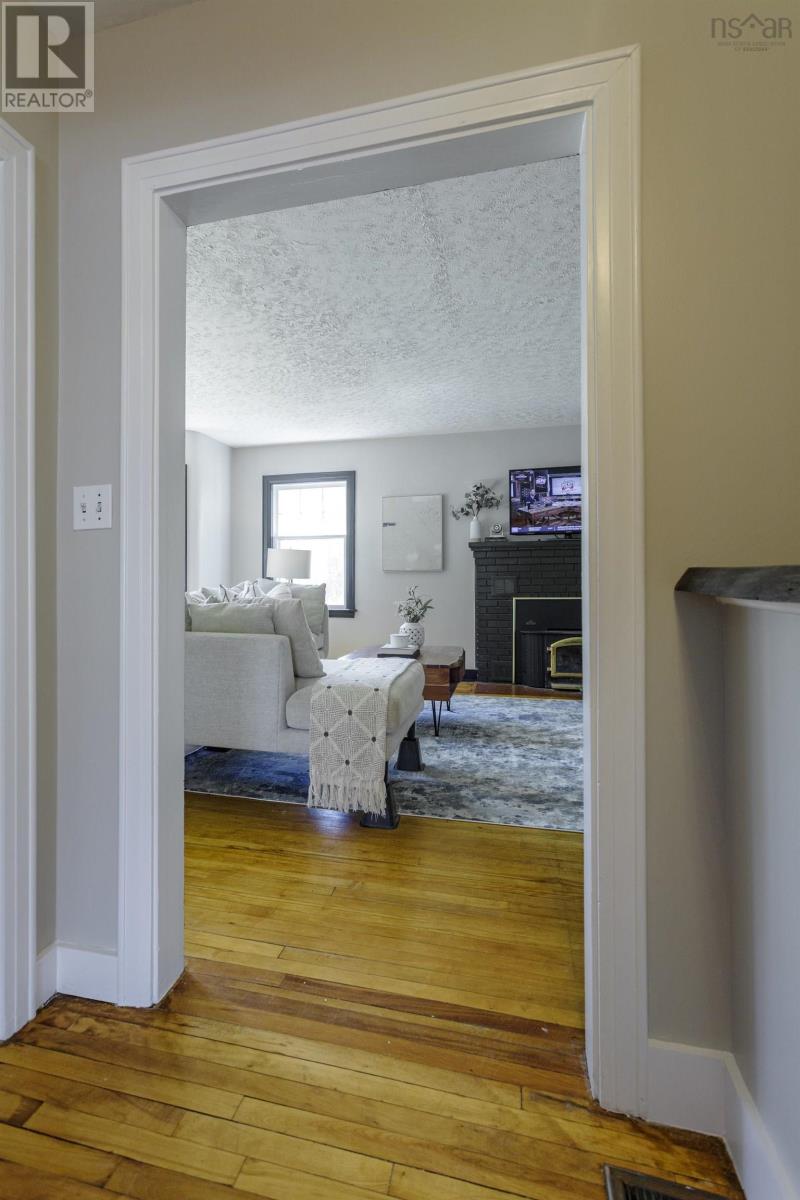 160 Cottage St - 27